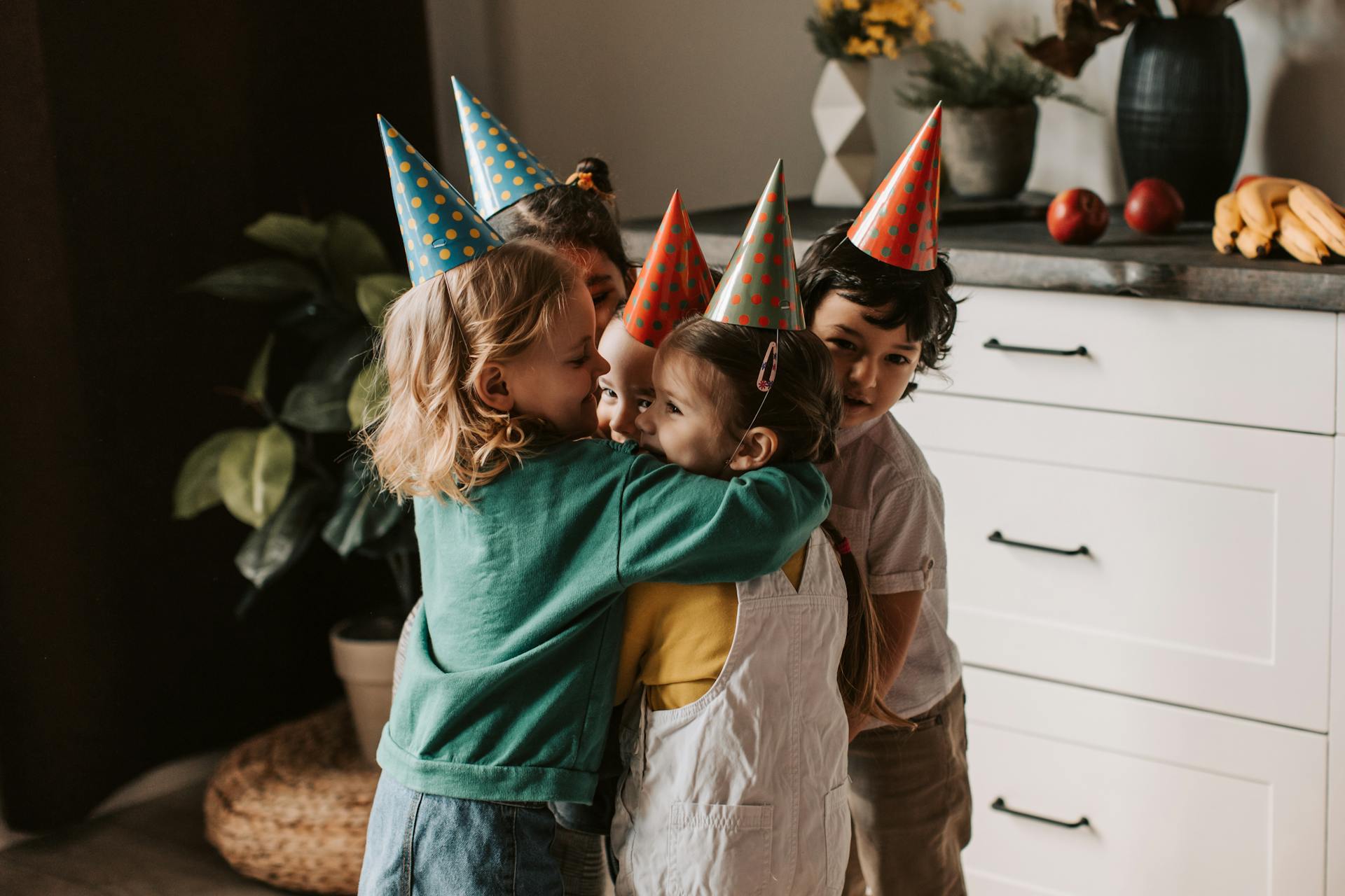 Niños en una fiesta de cumpleaños | Fuente: Pexels
