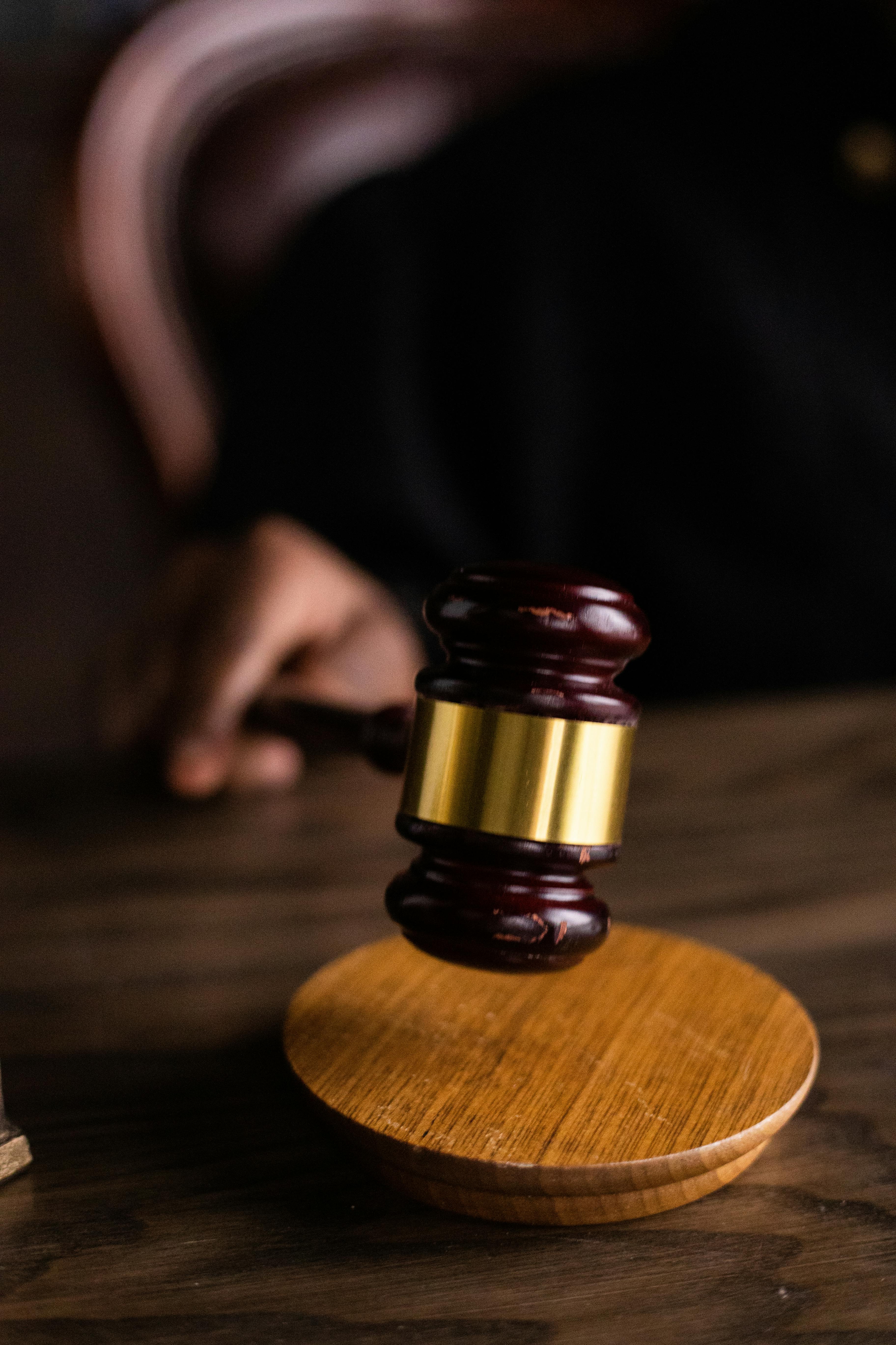 Un juez dictando sentencia | Fuente: Pexels