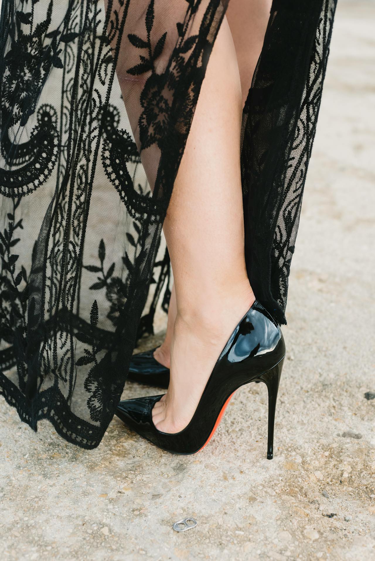 Una mujer con tacones | Fuente: Pexels