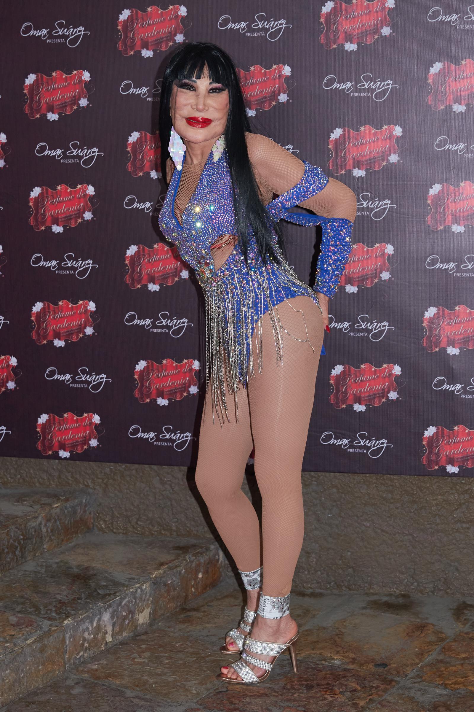 Lyn May durante la alfombra roja de la obra "Perfume de Gardenias" el 23 de agosto de 2024 en la Ciudad de México. | Fuente: Getty Images.