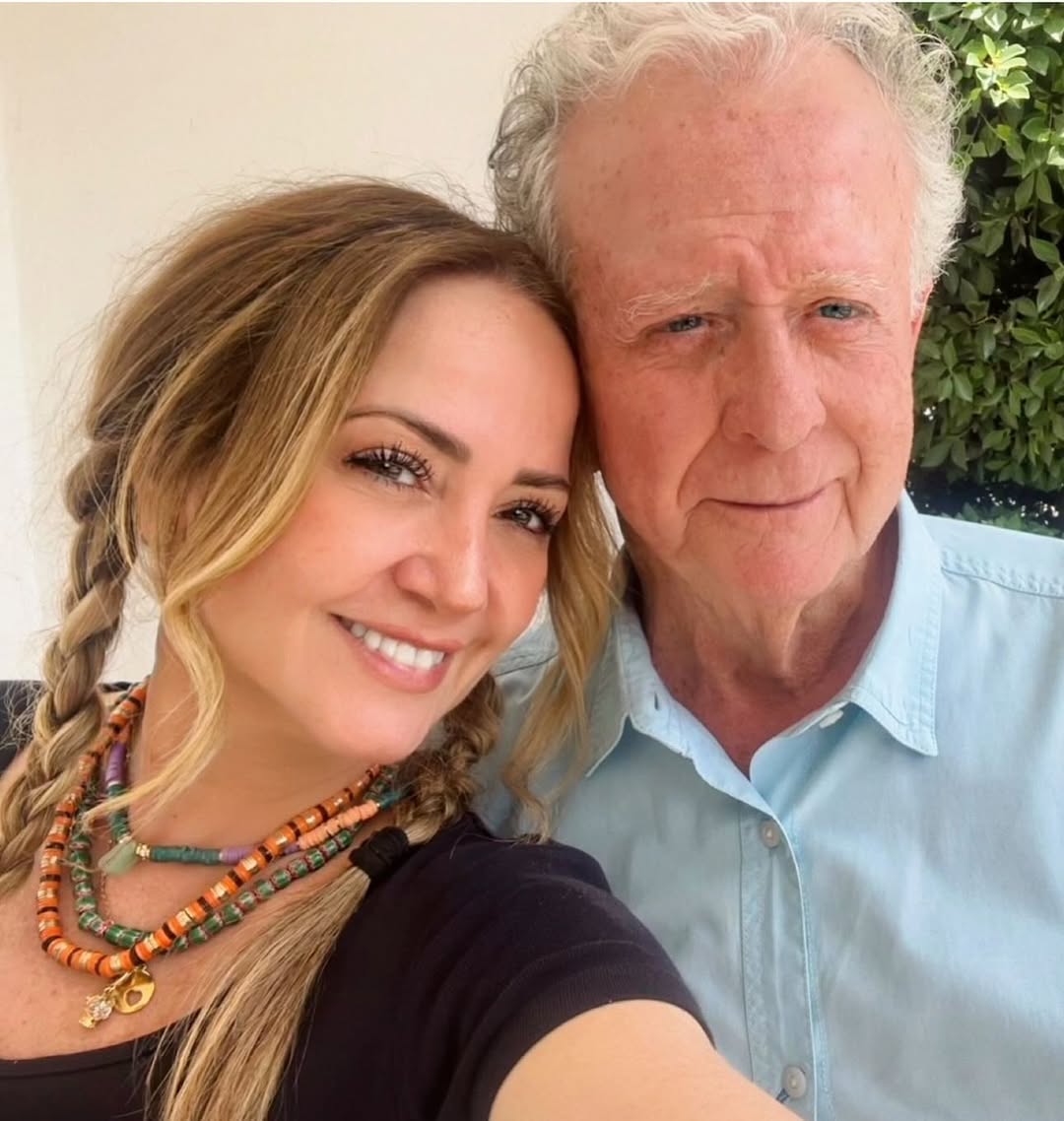 Andrea Legarreta y su padre, Don Juan Legarreta, compartiendo momentos juntos | Fuente: Instagram/andrealegarreta
