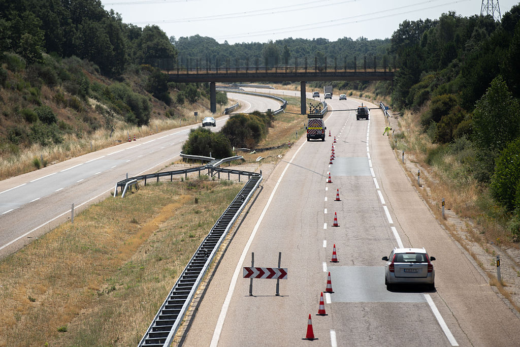 Vista del accidente de tráfico en el que perdió la vida el jugador portugués del Liverpool, Diogo Jota, en Zamora, España, el 3 de julio de 2025. | Foto: Getty Images