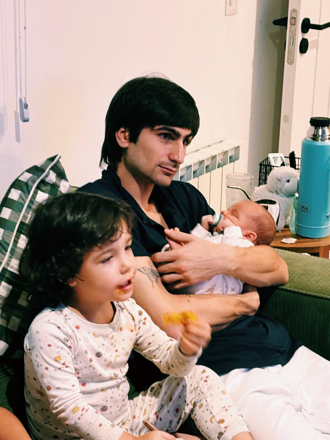 Francisco Repetto con sus sobrinos, Belisario y Timoteo | Fuente: Instagram/juanarepettook