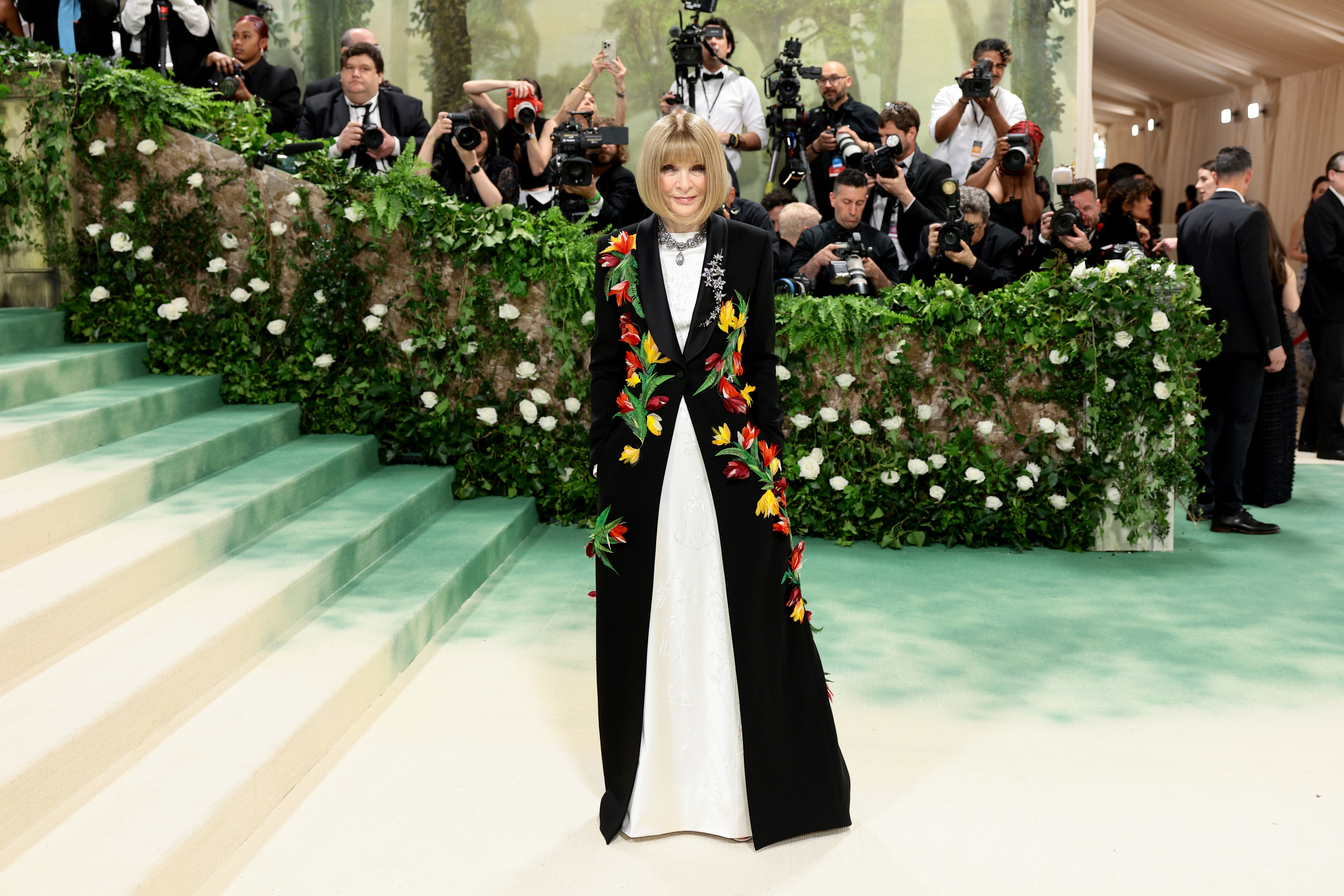 Anna Wintour asiste a la Met Gala en celebración de "Sleeping Beauties: Reawakening Fashion" en el Museo Metropolitano de Arte el 6 de mayo de 2024, en la ciudad de Nueva York | Fuente: Getty Images