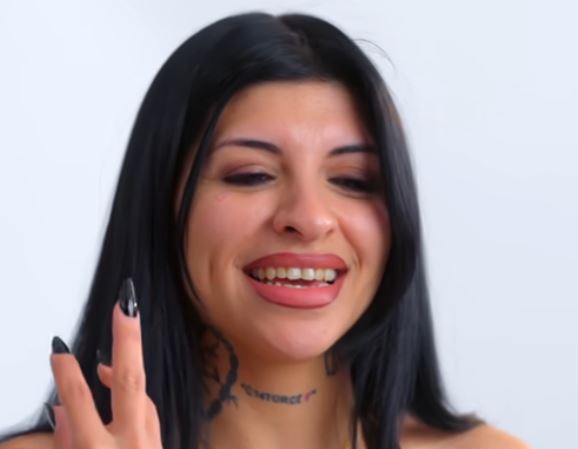 Cazzu habla sobre el tatuaje de su rostro | Fuente: Youtube/GQMexicoyLatinoamerica