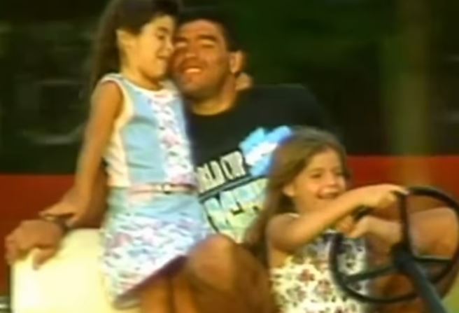 Diego Maradona junto a sus hijas, Dalma y Gianinna | Fuente: Instagram/giamaradona