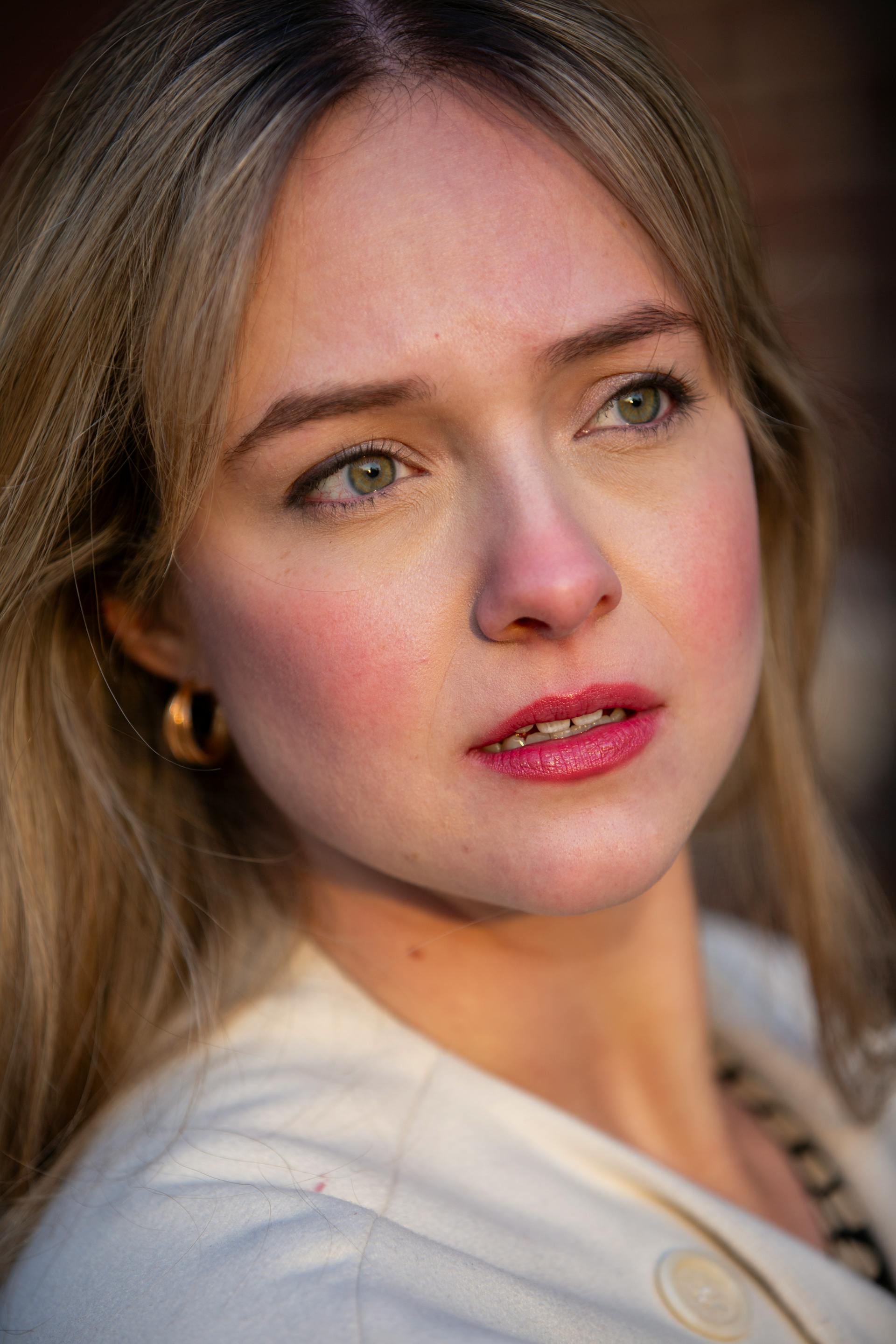 Una mujer con cara de sorpresa | Fuente: Pexels