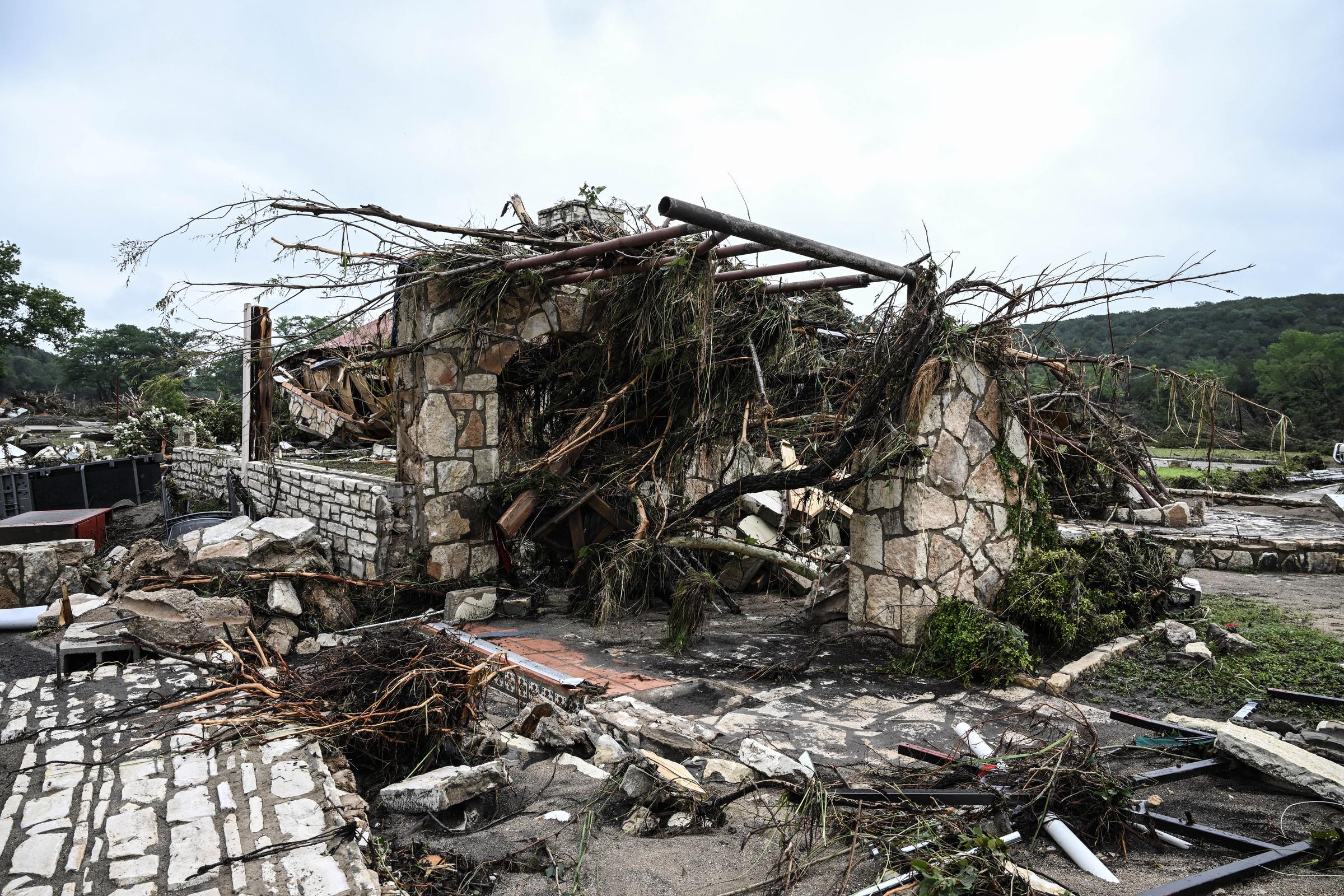 Vista de una casa dañada cerca de Camp Mystic en Hunt, Texas. | Fuente: Getty Images