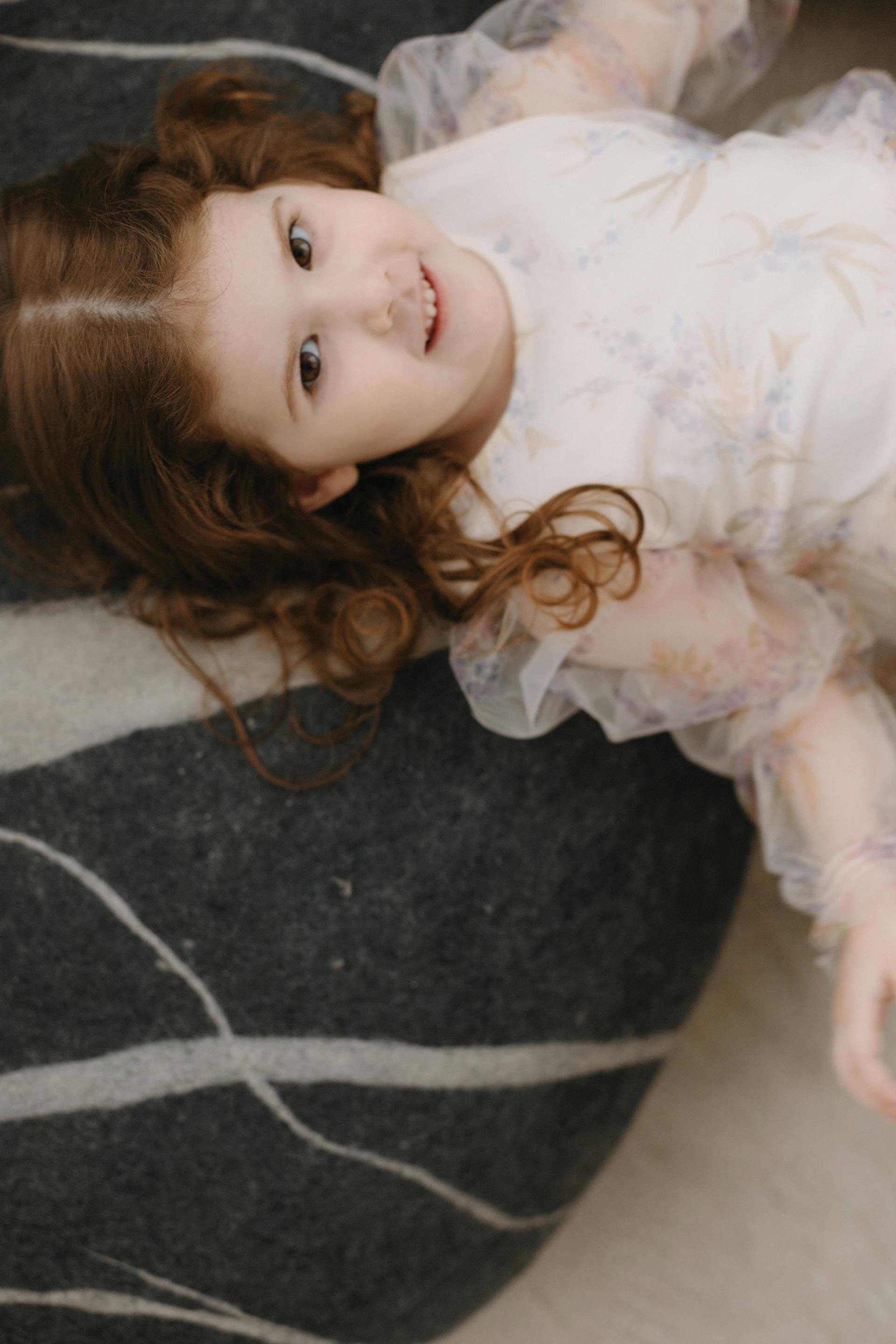 Una niña feliz | Fuente: Pexels