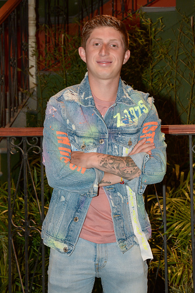 El actor mexicano Octavio Ocaña posa para una foto durante la presentación de la séptima temporada de la serie de TV "Vecinos", el 12 de febrero de 2020 en Ciudad de México, México | Fuente: Getty Images