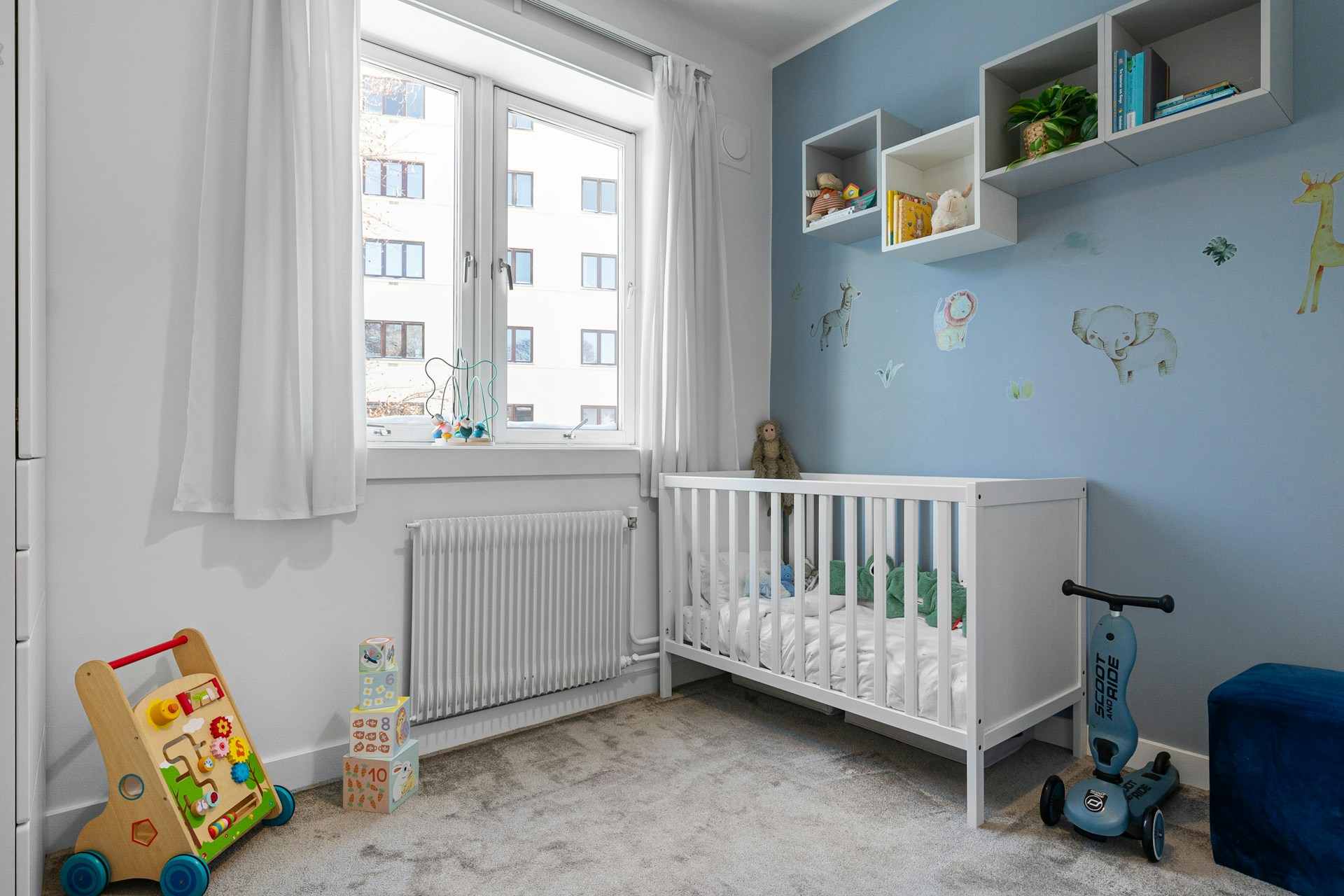 Un cuarto infantil elegante | Fuente: Unsplash