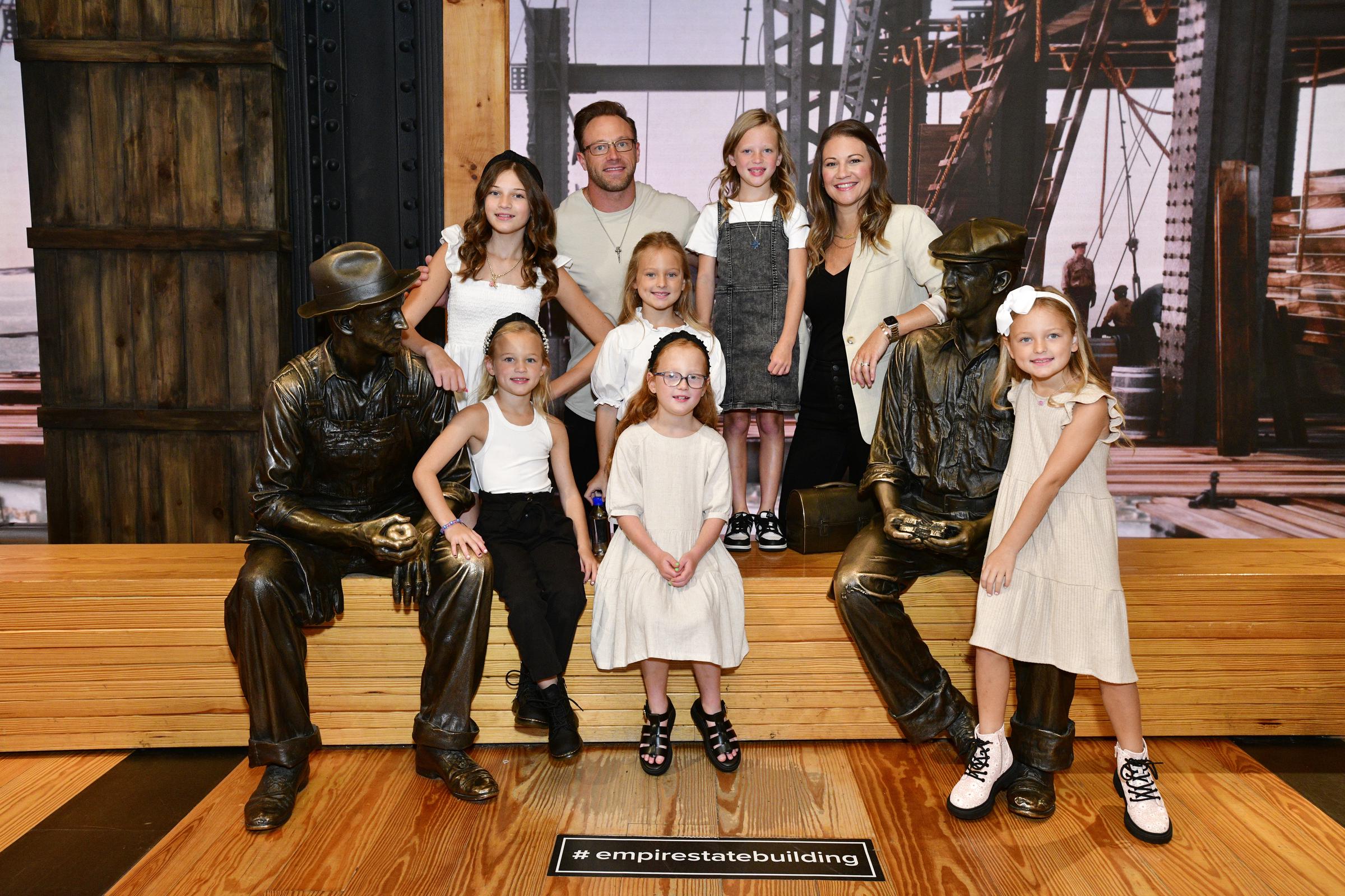 Estrellas de "OutDaughtered" de TLC visitan el Empire State Building el 11 de julio de 2023 | Fuente: Getty Images