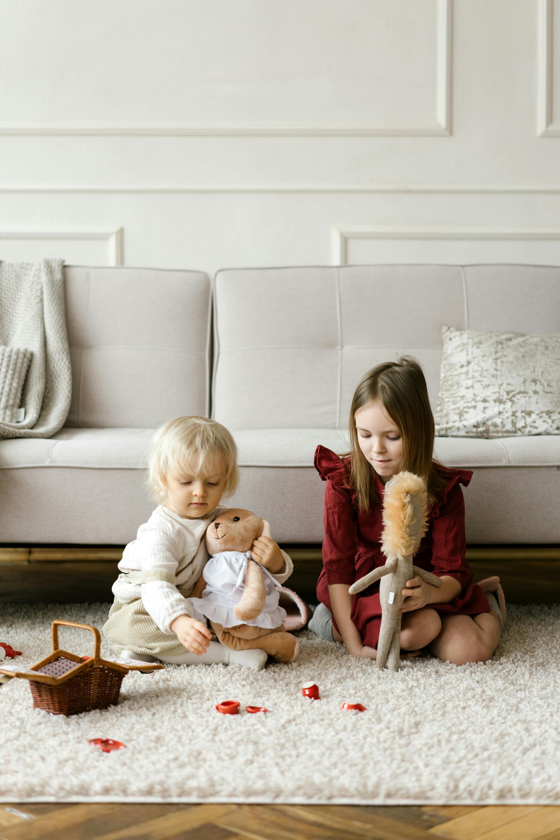 Dos niñas jugando | Fuente: Pexels
