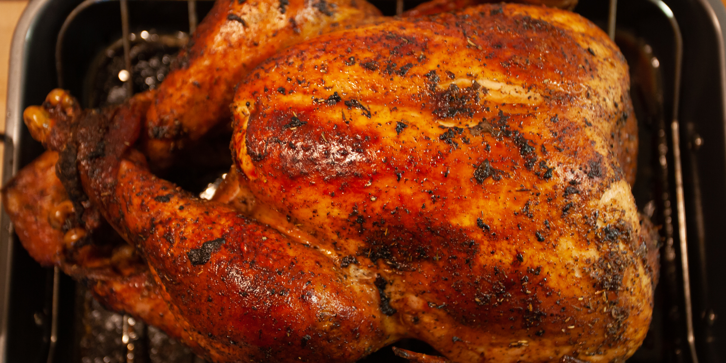 Primer plano de un pollo asado | Fuente: Shutterstock