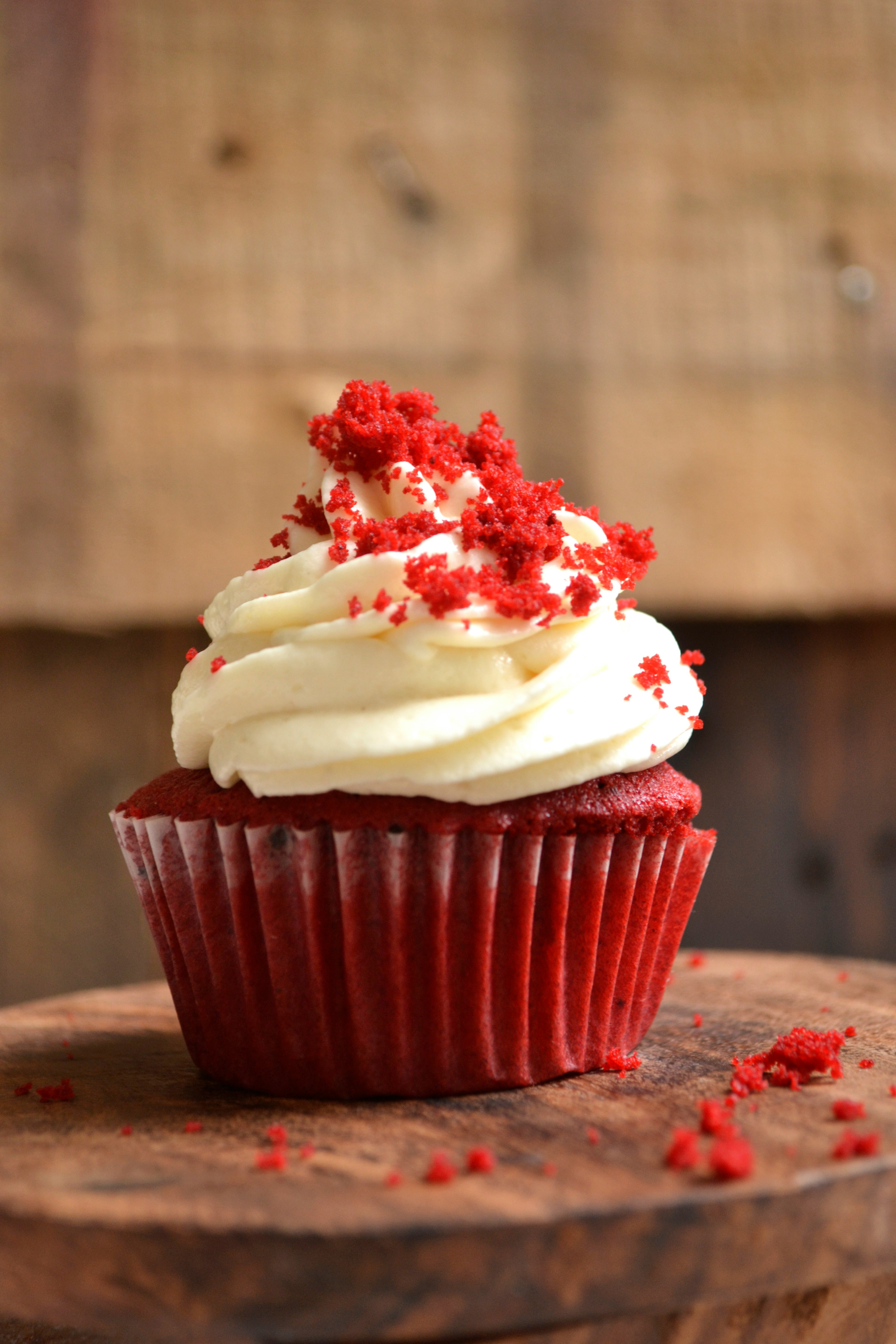 Una magdalena de terciopelo rojo | Fuente: Unsplash