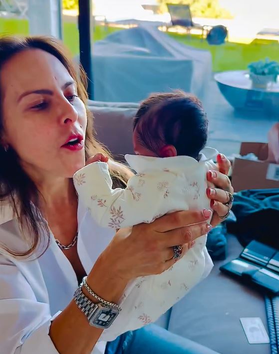 Kate del Castillo con Lupita | Fuente: Instagram/katedelcastillo