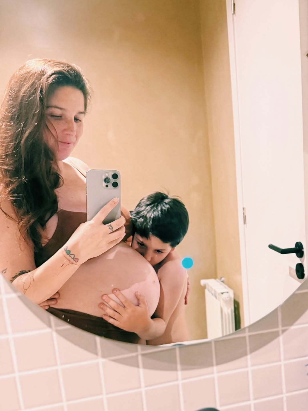 Juana Repetto junto a su hijo Toribio | Fuente: Instagram/juanarepettook