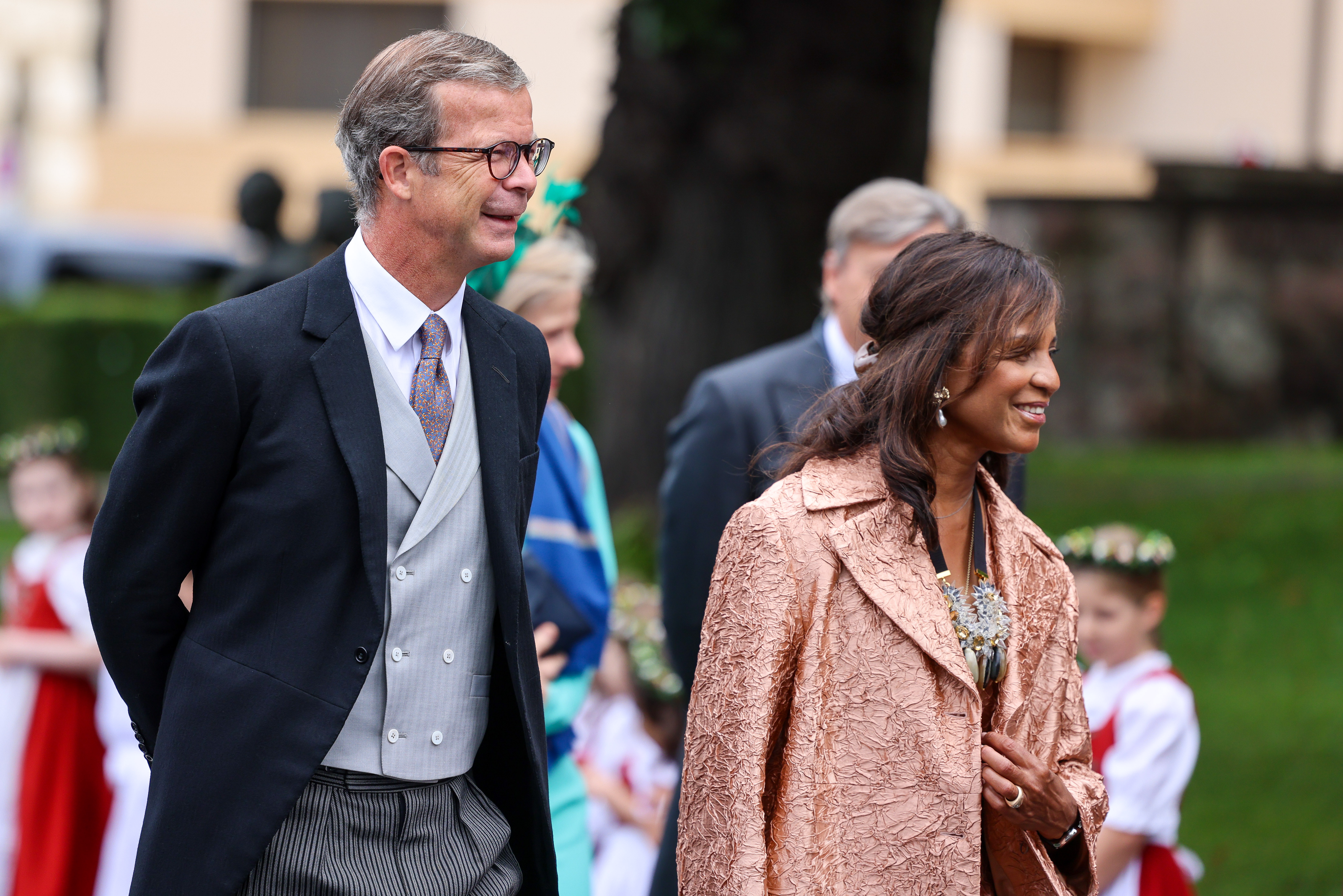 El príncipe Maximilian von und zu Liechtenstein y la princesa Ángela de Liechtenstein asisten a la boda de la princesa Marie Caroline de Liechtenstein con el Sr. Leopoldo Maduro Vollmer en la Catedral de San Florín el 30 de agosto de 2025 en Vaduz, Liechtenstein. | Fuente: Getty Images