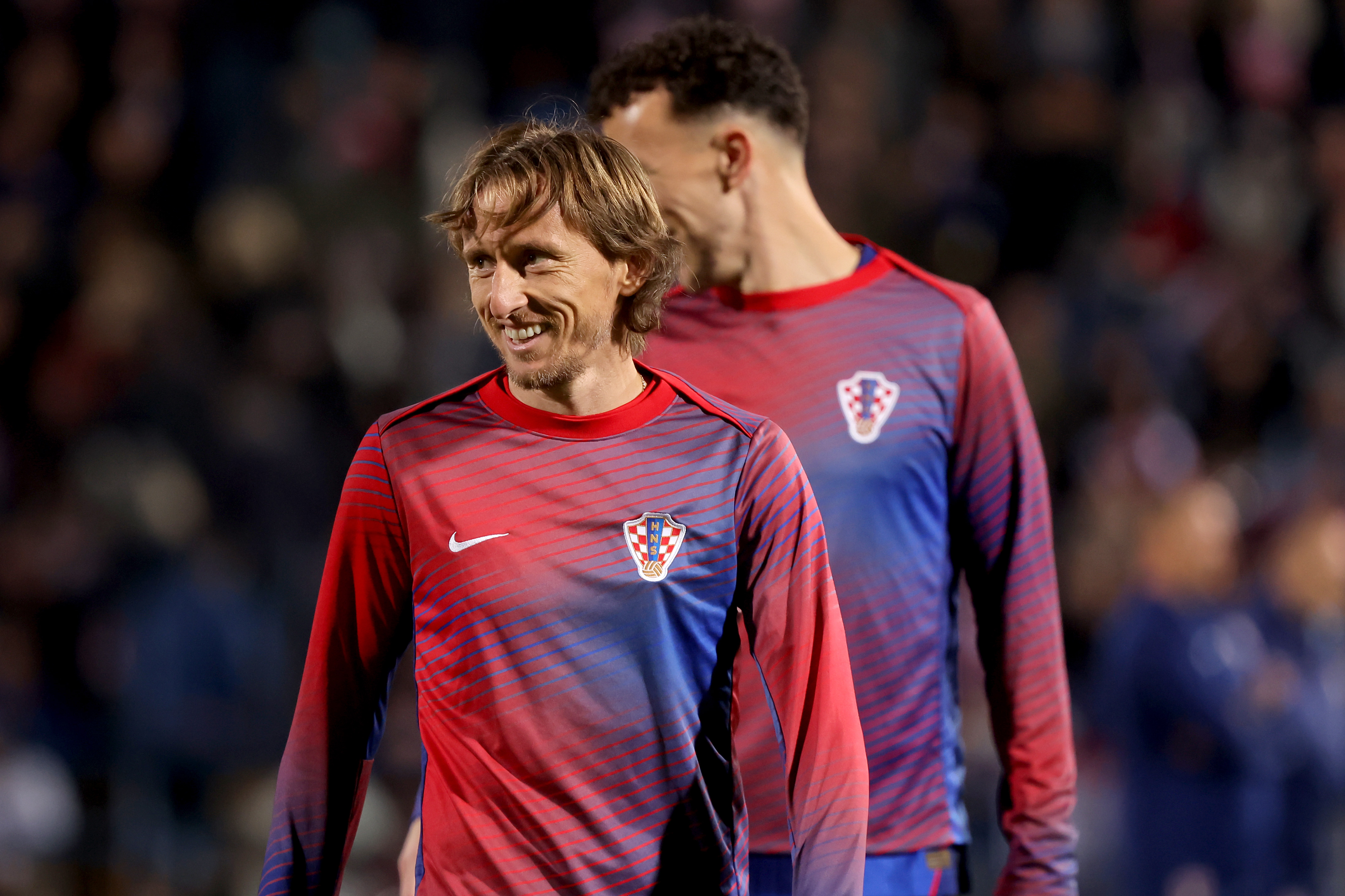 Luka Modrić de Croacia durante el calentamiento del partido de clasificación para el Mundial entre Croacia y Gibraltar en el estadio Andelko Herjavec el 12 de octubre de 2025 en Varazdin, Croacia. | Fuente: Getty Images