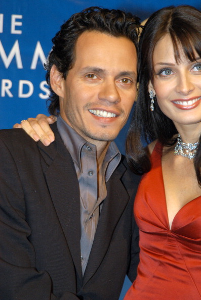 Marc Anthony y su esposa Dayanara Torres durante la alfombra de llegadas a la edición 45 de los premios GRAMMY, celebrada en el Madison Square Garden en Nueva York, Estados Unidos | Fuente: Getty Images