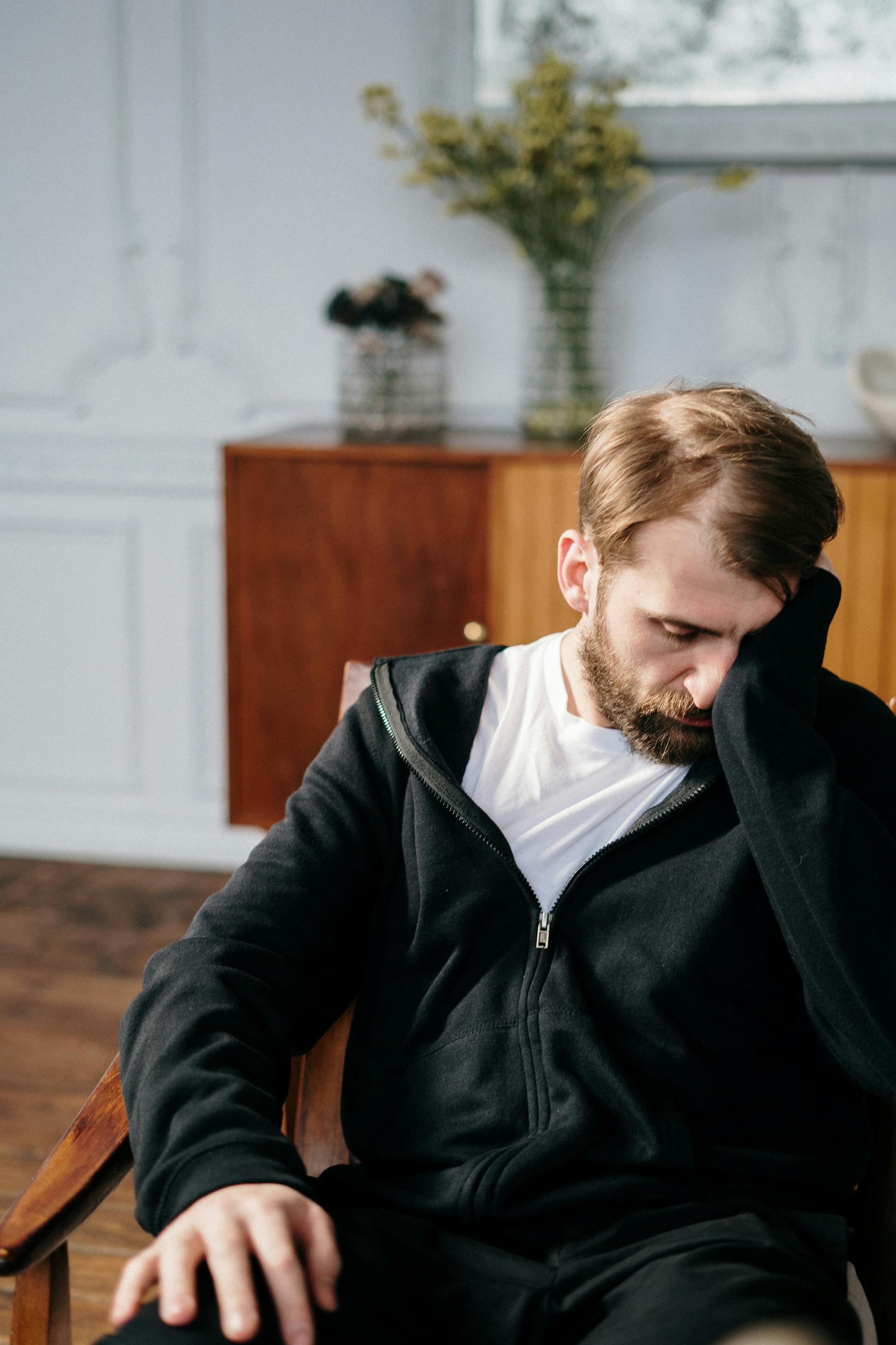 Un hombre arrepentido | Fuente: Pexels
