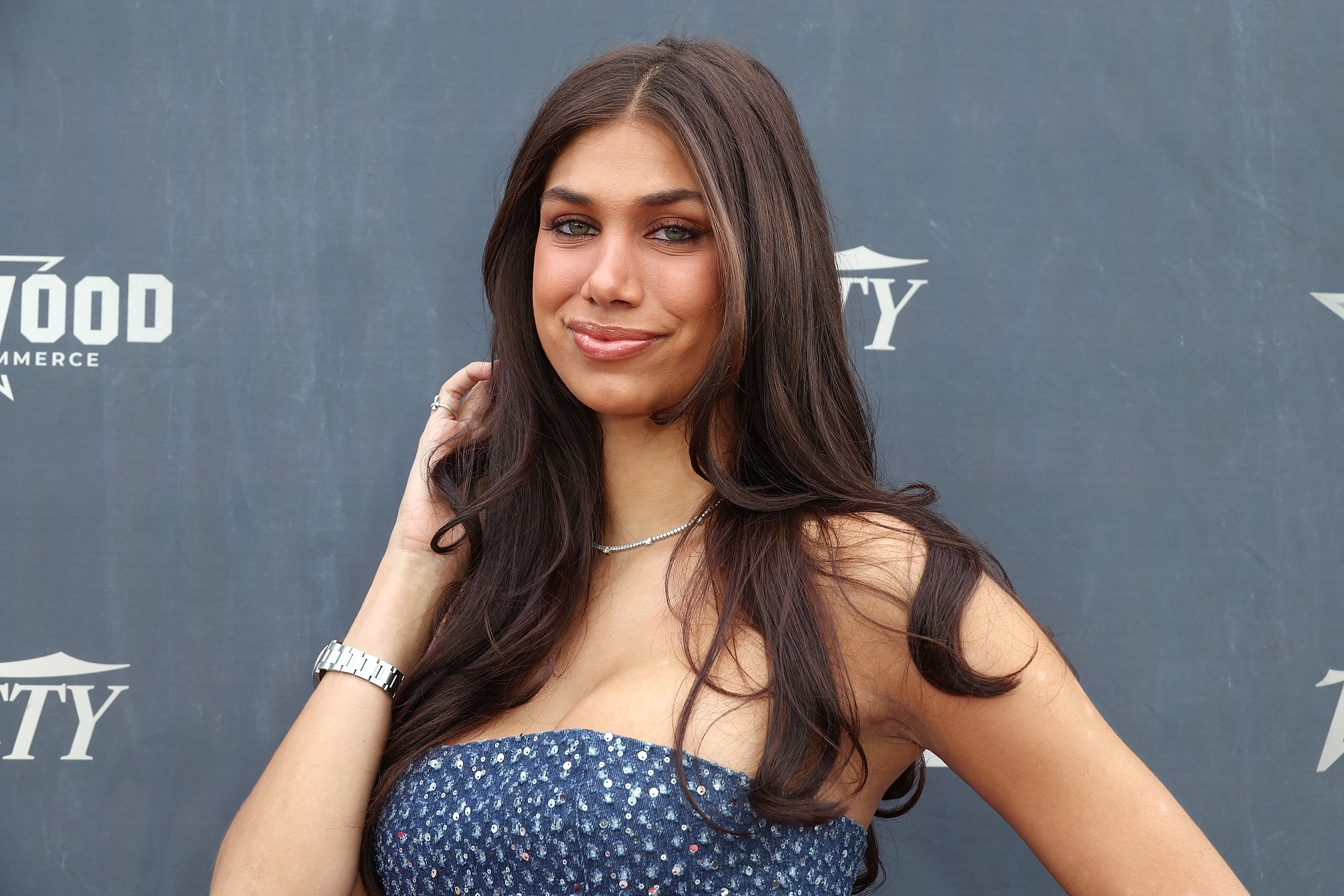 Lina Luaces en la ceremonia en honor a Lili Estefan y Raúl De Molina con una estrella en el Paseo de la Fama de Hollywood el 27 de febrero de 2025 en Los Ángeles, California.
