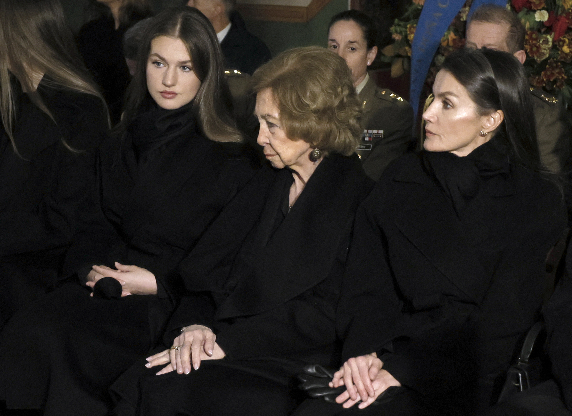 La reina Letizia, la reina Sofía y la princesa Leonor en el servicio conmemorativo en honor a la princesa Irene de Grecia en la Catedral Ortodoxa Griega de San Andrés y San Demetrio el 17 de enero de 2026 en Madrid. | Fuente: Getty Images