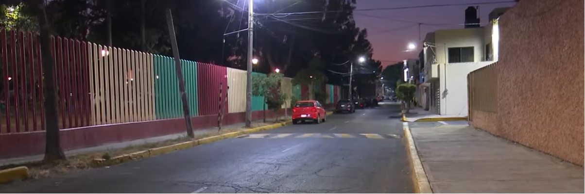 Calle Ing. Félix Palavicini, colonia Constitución de 1917, en Iztapalapa, México, donde fue hallado sin vida Roberto Hernández | Fuente: YouTube/adn Noticias