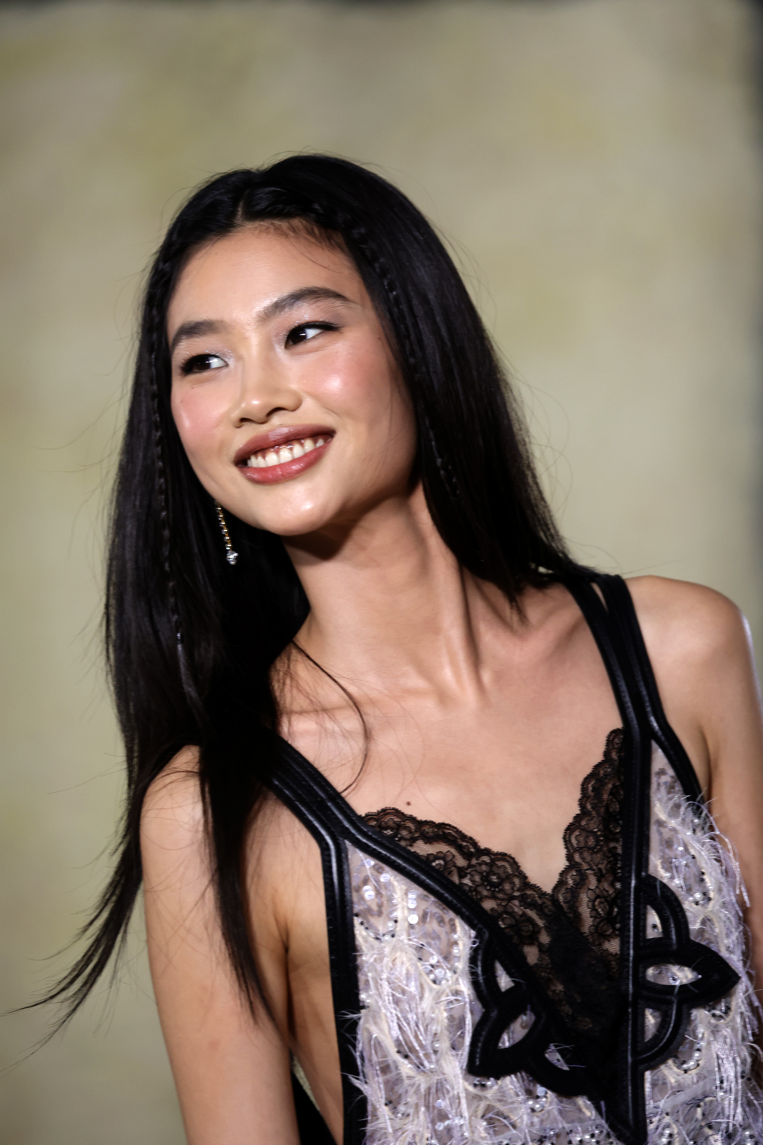 HoYeon Jung en la 2ª Gala Anual del Museo de la Academia en el Museo de la Academia de Cine el 15 de octubre de 2022, en Los Ángeles, California. | Fuente: Getty Images