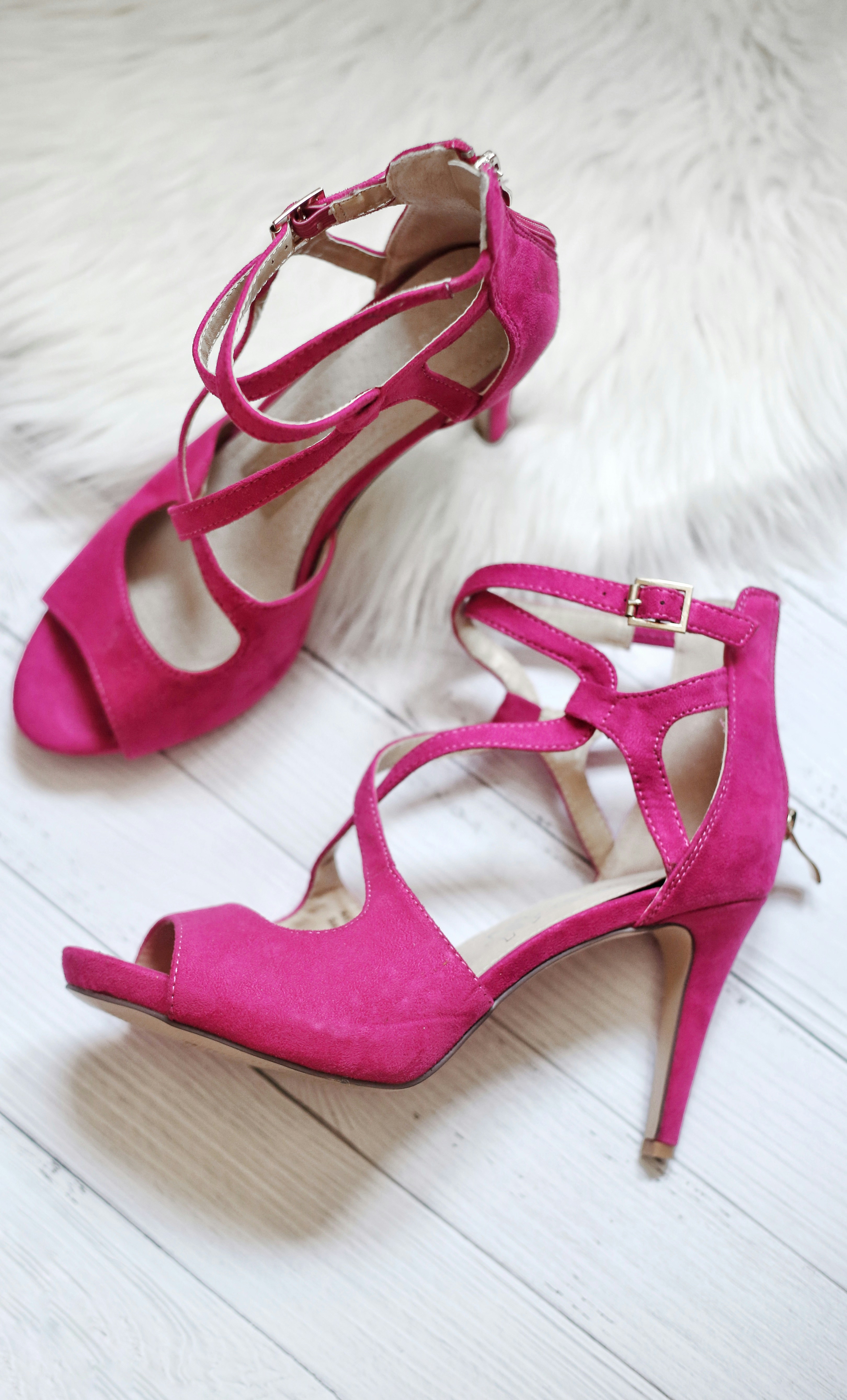 Unos tacones rosas | Fuente: Unsplash