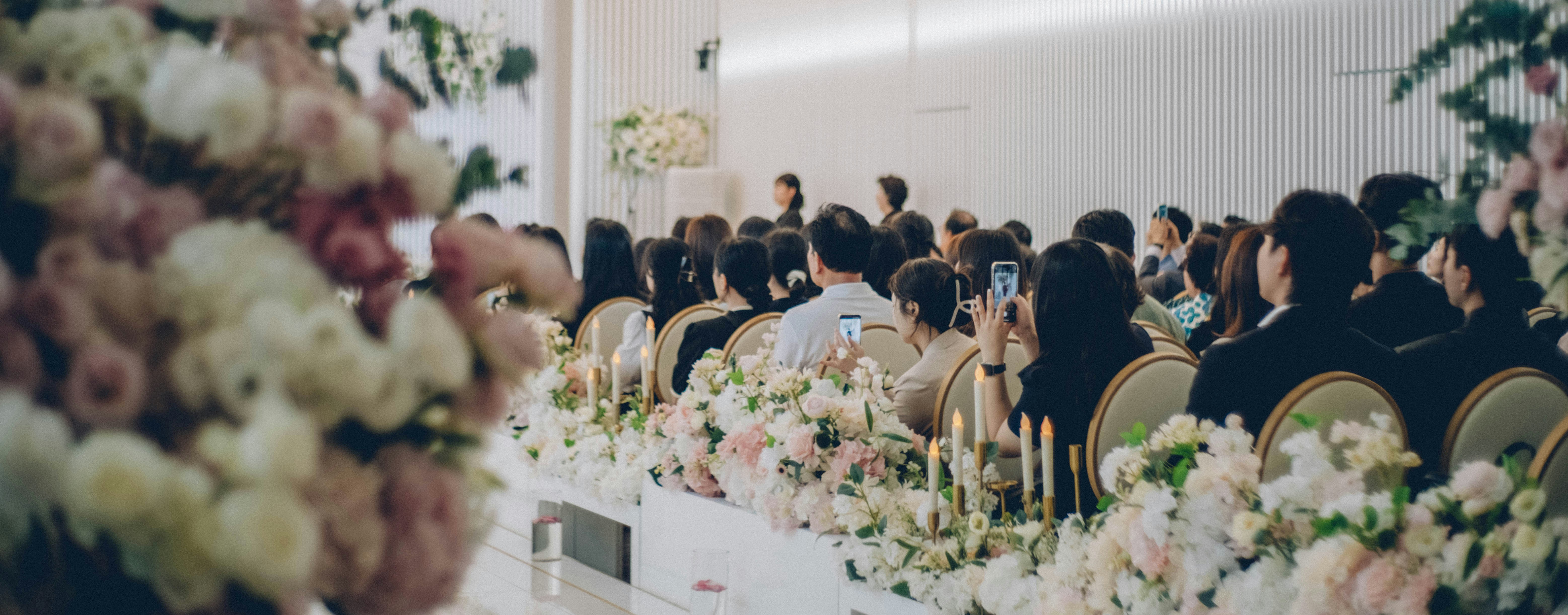 Invitados a una boda | Fuente: Unsplash