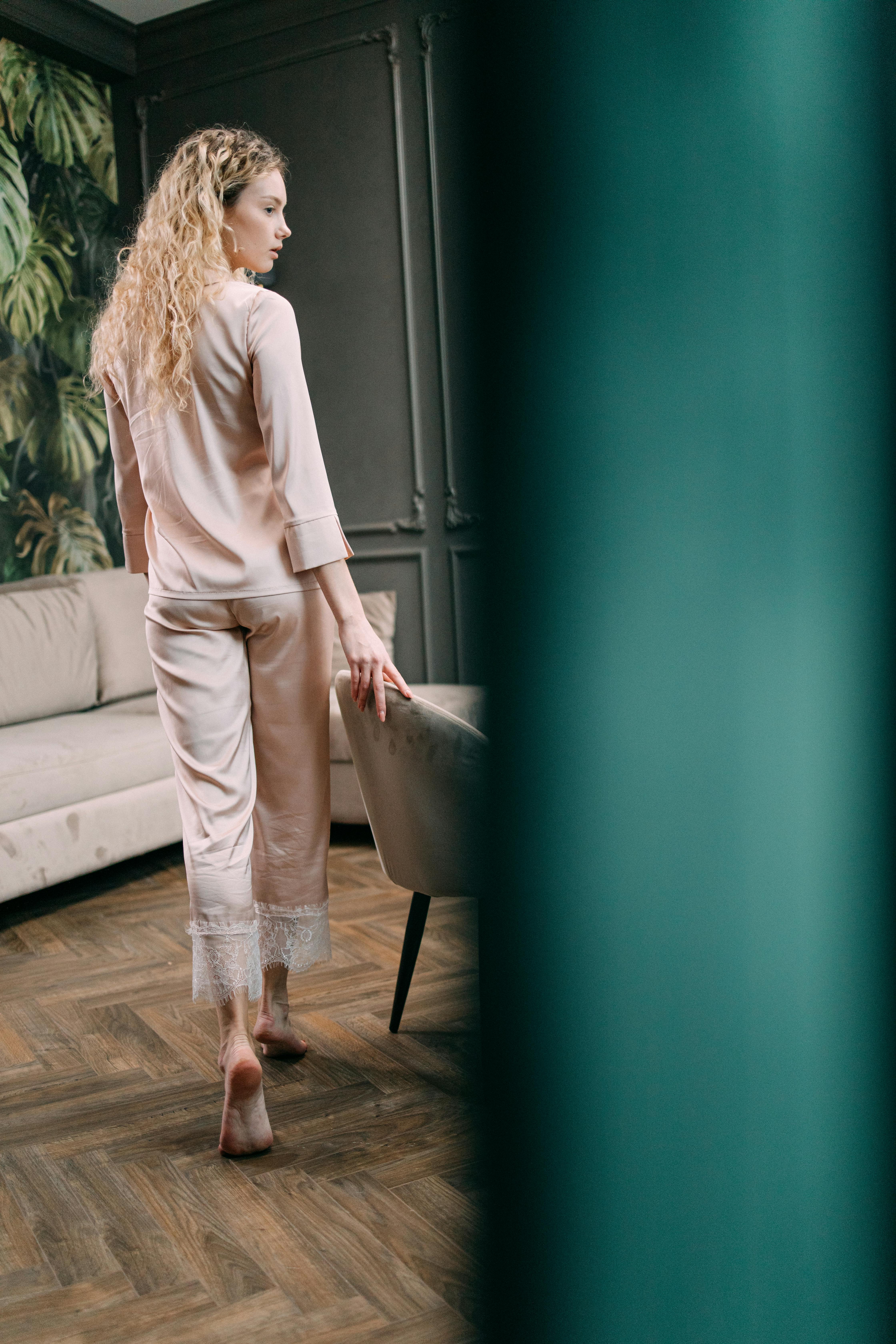 Una mujer en pijama | Fuente: Pexels