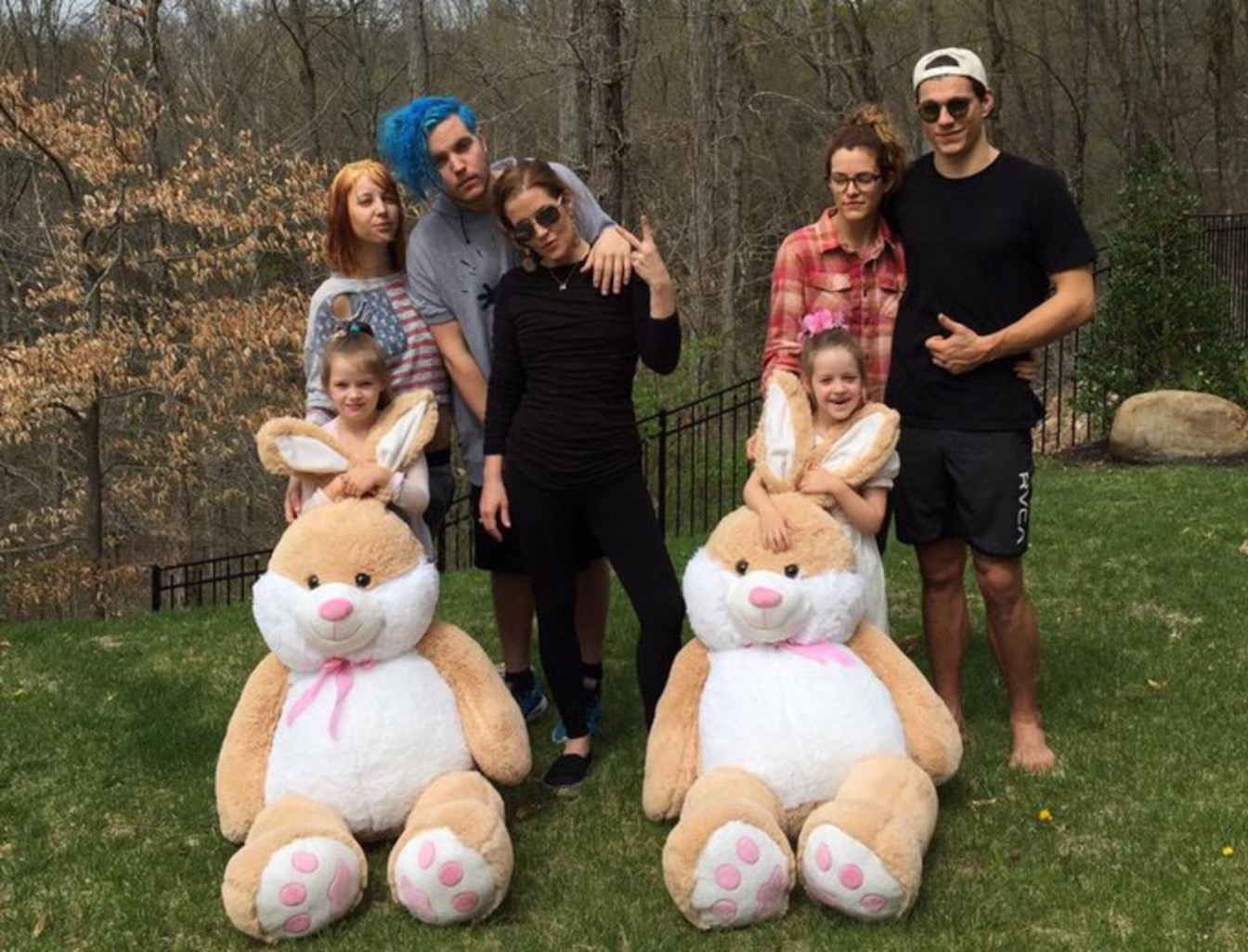 Harper y Finley cumplieron 11 años en octubre de 2019. Su padre, Michael Lockwood, había trabajado como guitarrista y productor musical antes de que nacieran los gemelos. | Fuente: Instagram/lisampresley