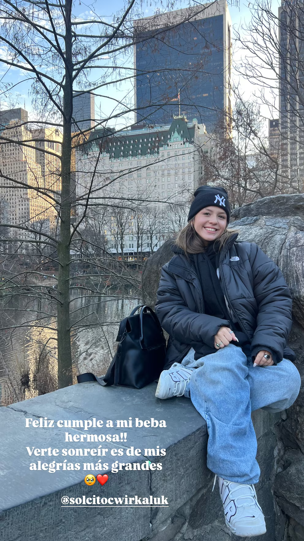 Sol Cwirkaluk, hija de Karina "La Princesita" y El Polaco, en Central Park, Nueva York | Fuente: Instagram Stories/kariprinceoficial