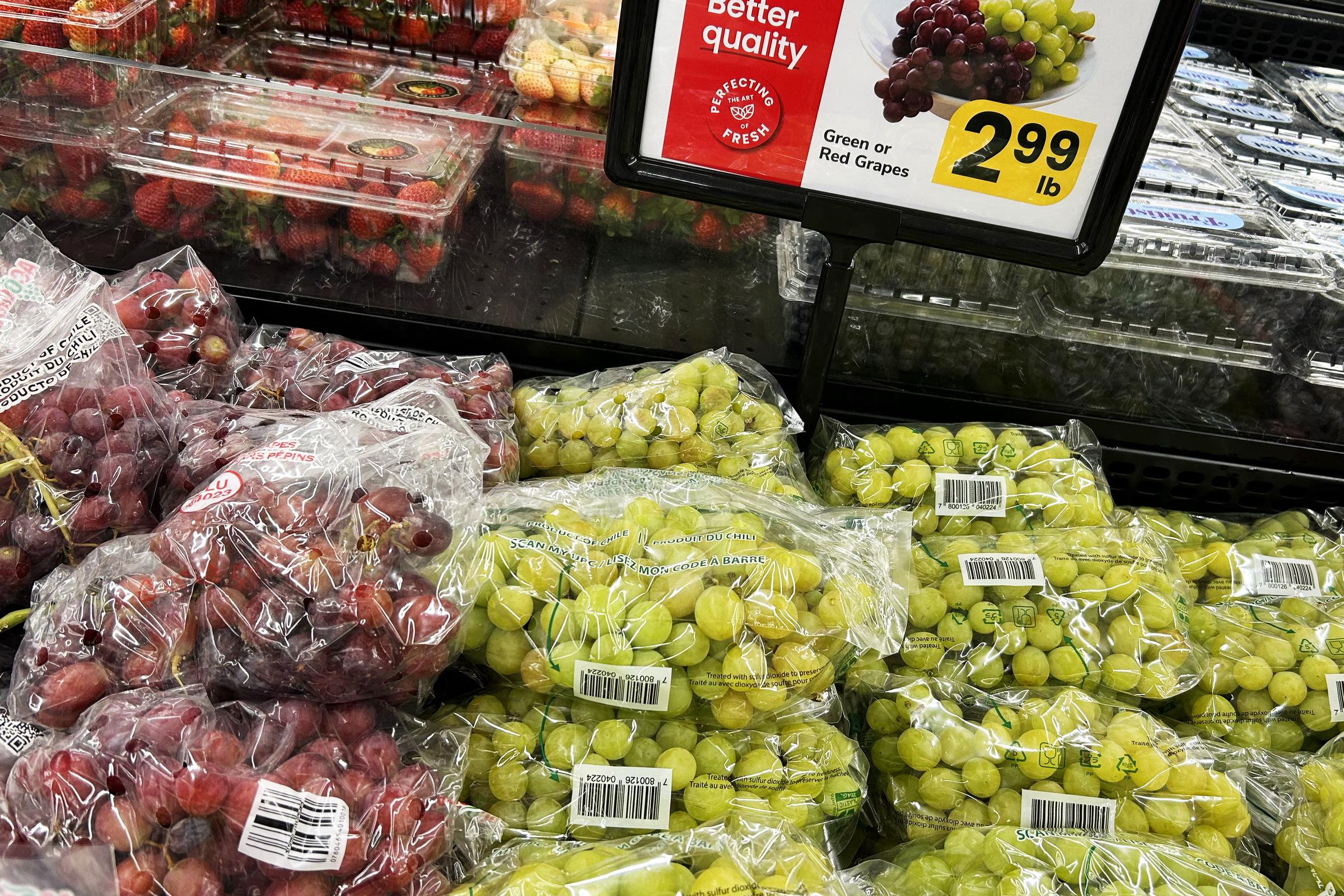 Uvas a la venta en una tienda | Fuente: Getty images
