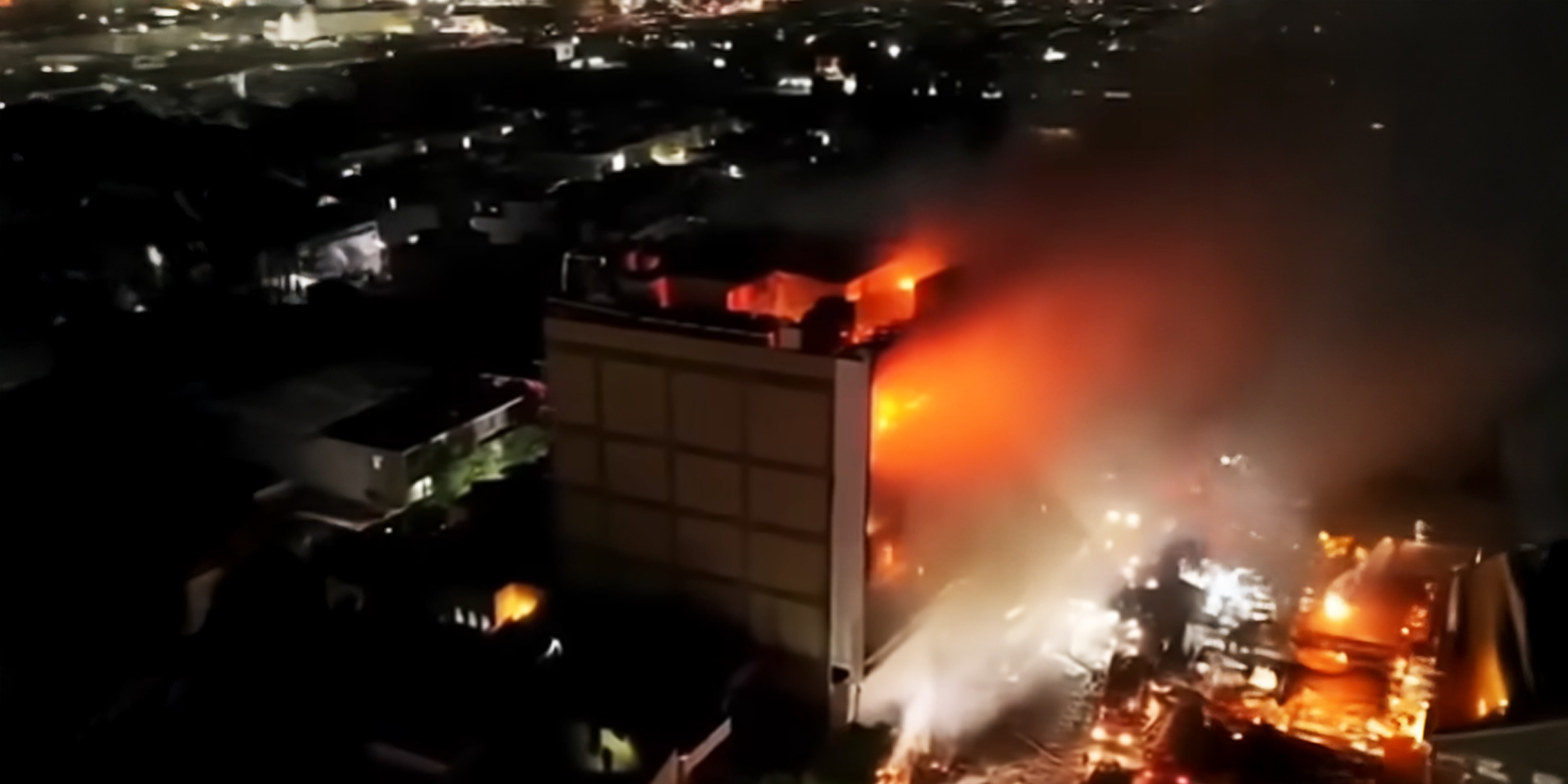 Incendio en un centro comercial en Kut, Irak. | Fuente: YouTube/BBCNews