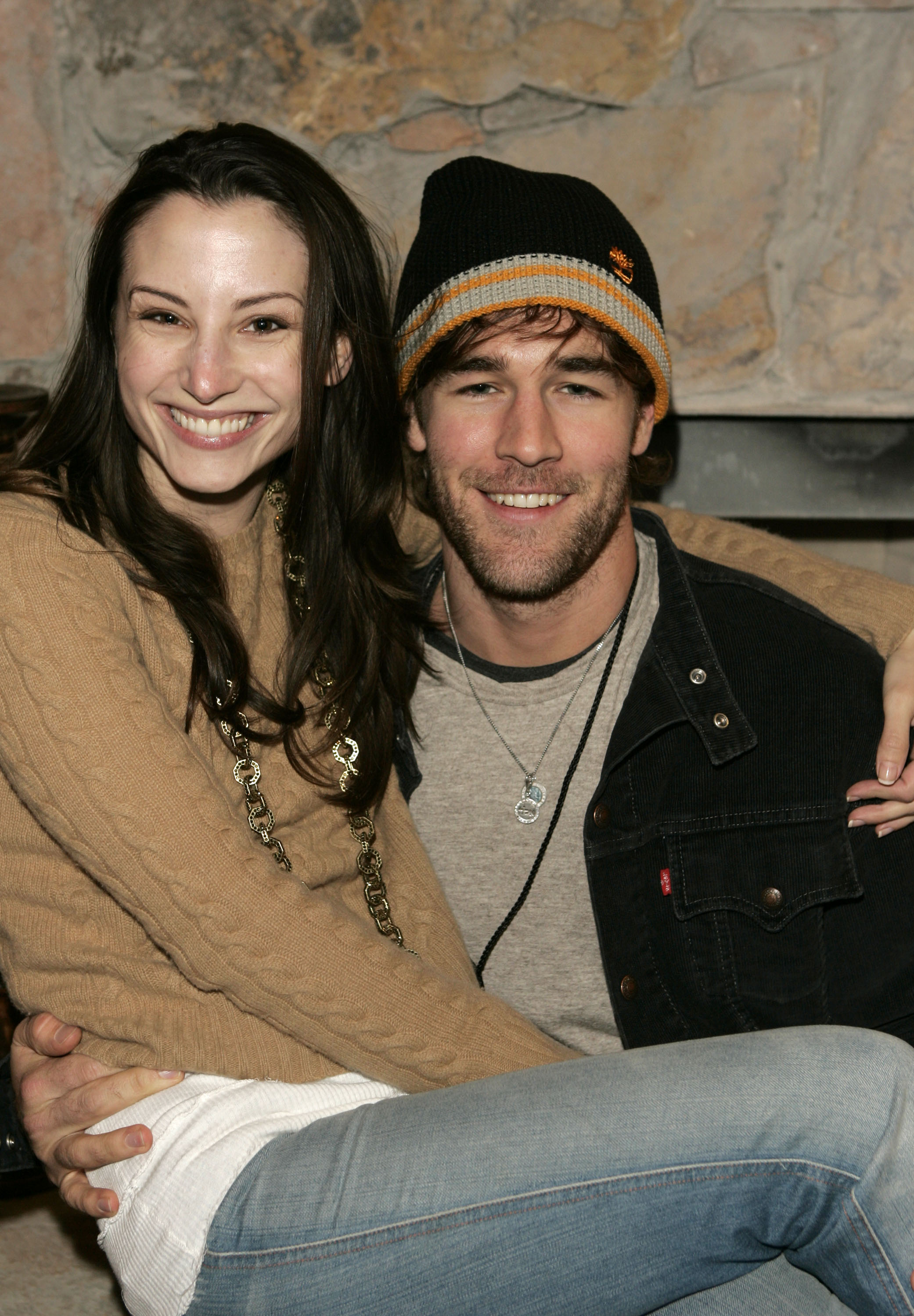 Heather McComb y James Van Der Beek en The SkiHouse at The Canyons en Park City, Utah, en 2006. | Fuente: Getty Images