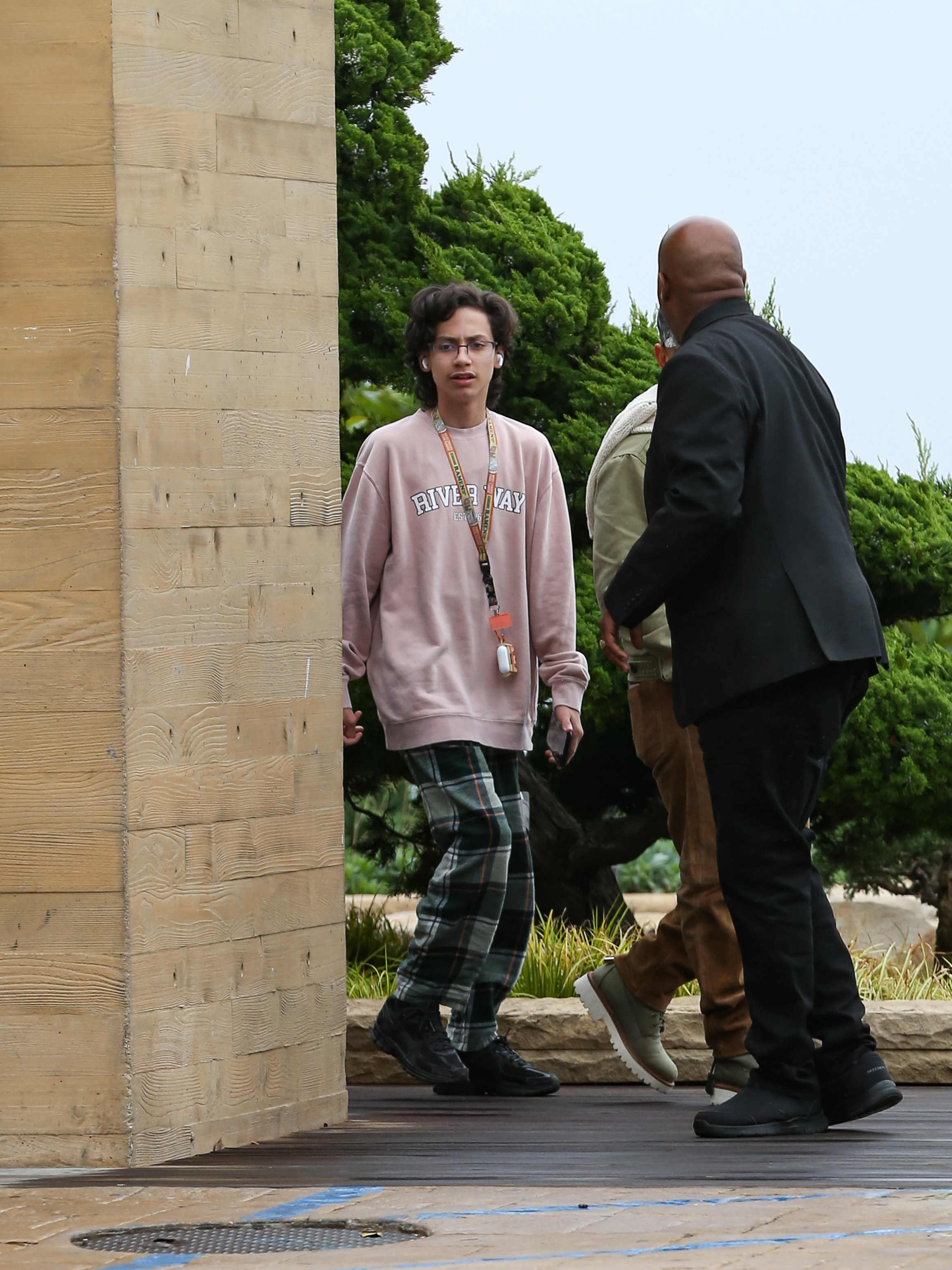 Max Muñiz fue visto el 2 de noviembre de 2024 en Los Ángeles, California. | Fuente: Getty Images