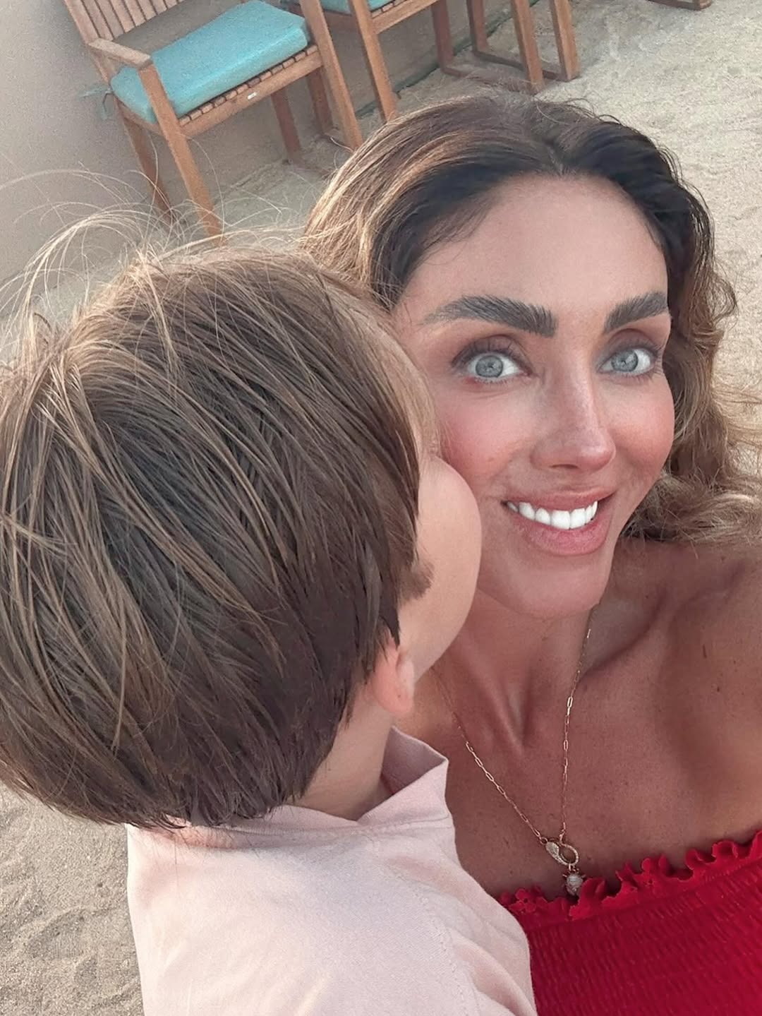 Anahí con uno de sus hijos | Fuente: Instagram/anahi.