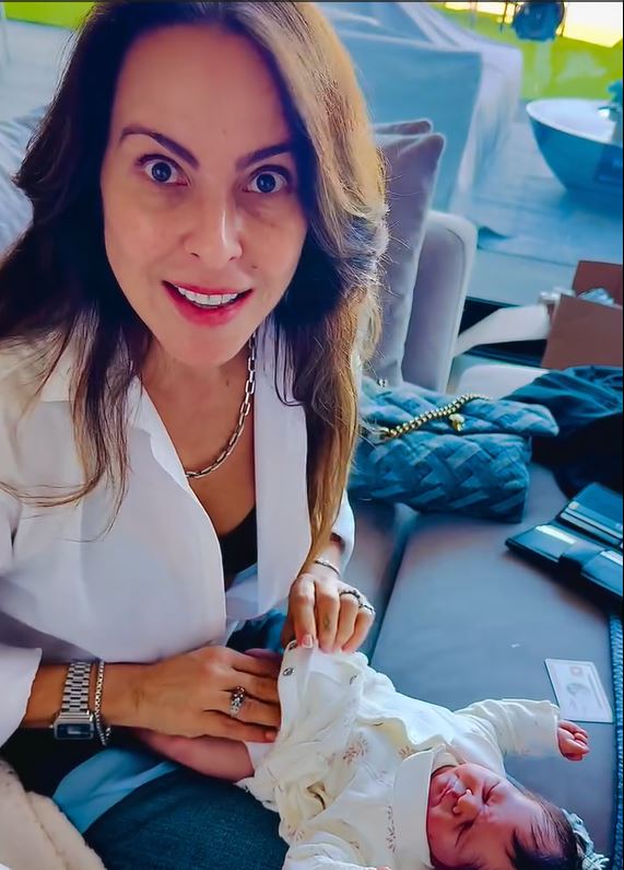 Kate del Castillo con Lupita | Fuente: Instagram/katedelcastillo