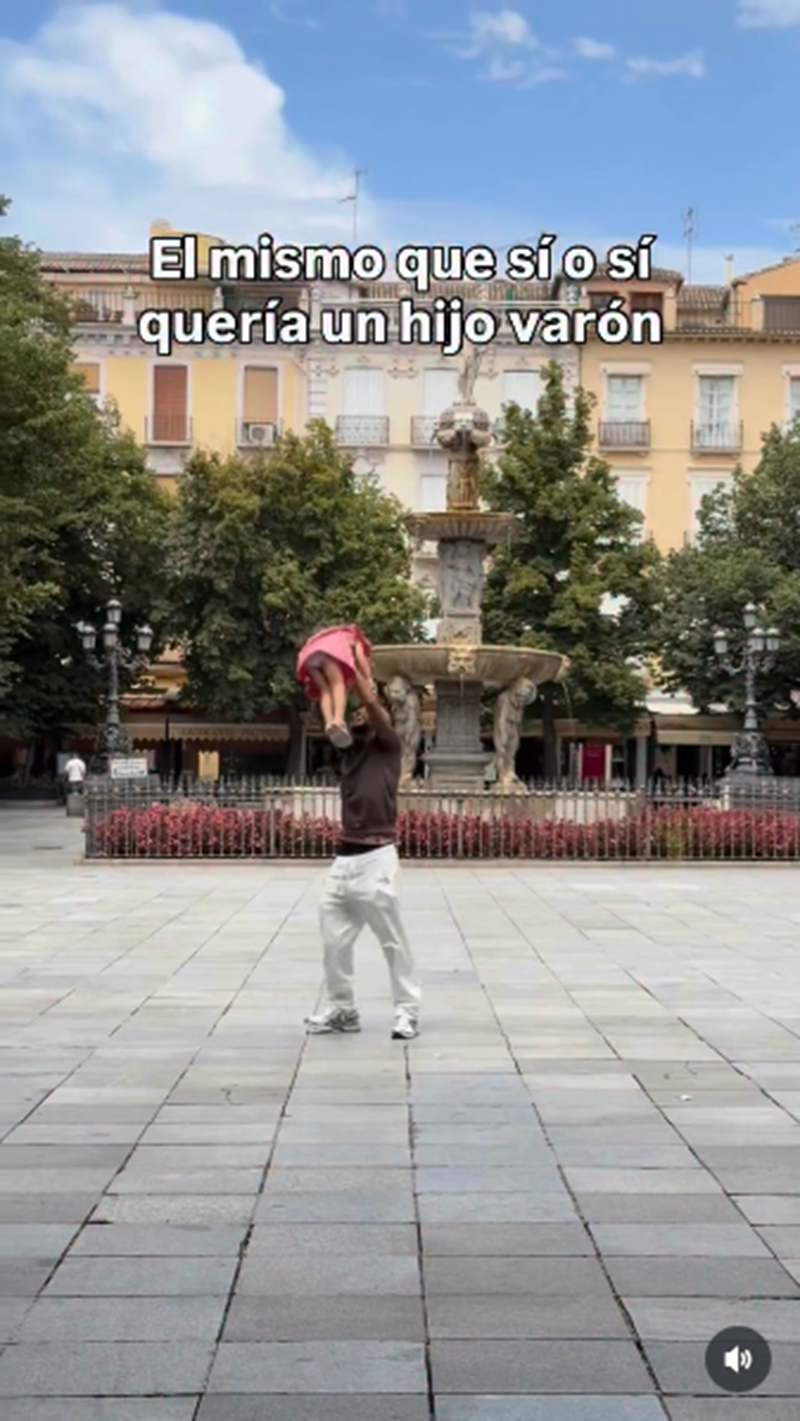 Melody Luz captó a Alex Caniggia compartiendo un tierno momento junto a su hija Venezia en una plaza italiana | Fuente: Instagram Stories/melodyluz