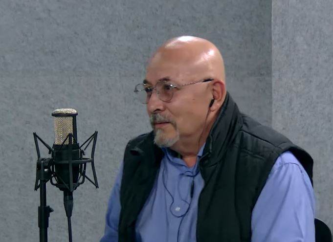 César Fierro en una entrevista reciente | Fuente: YouTube/AristeguiNoticias
