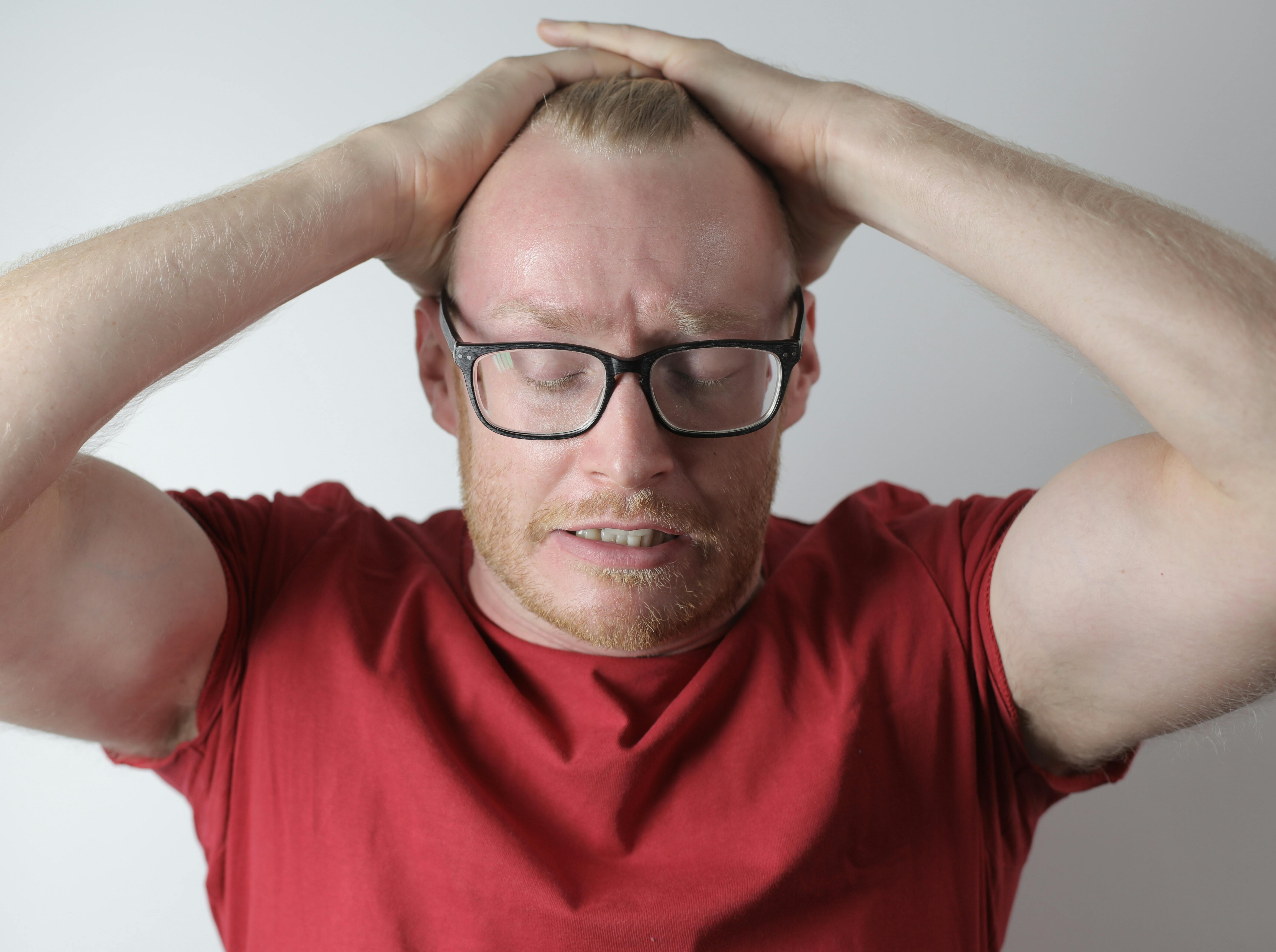 Un hombre estresado | Fuente: Pexels