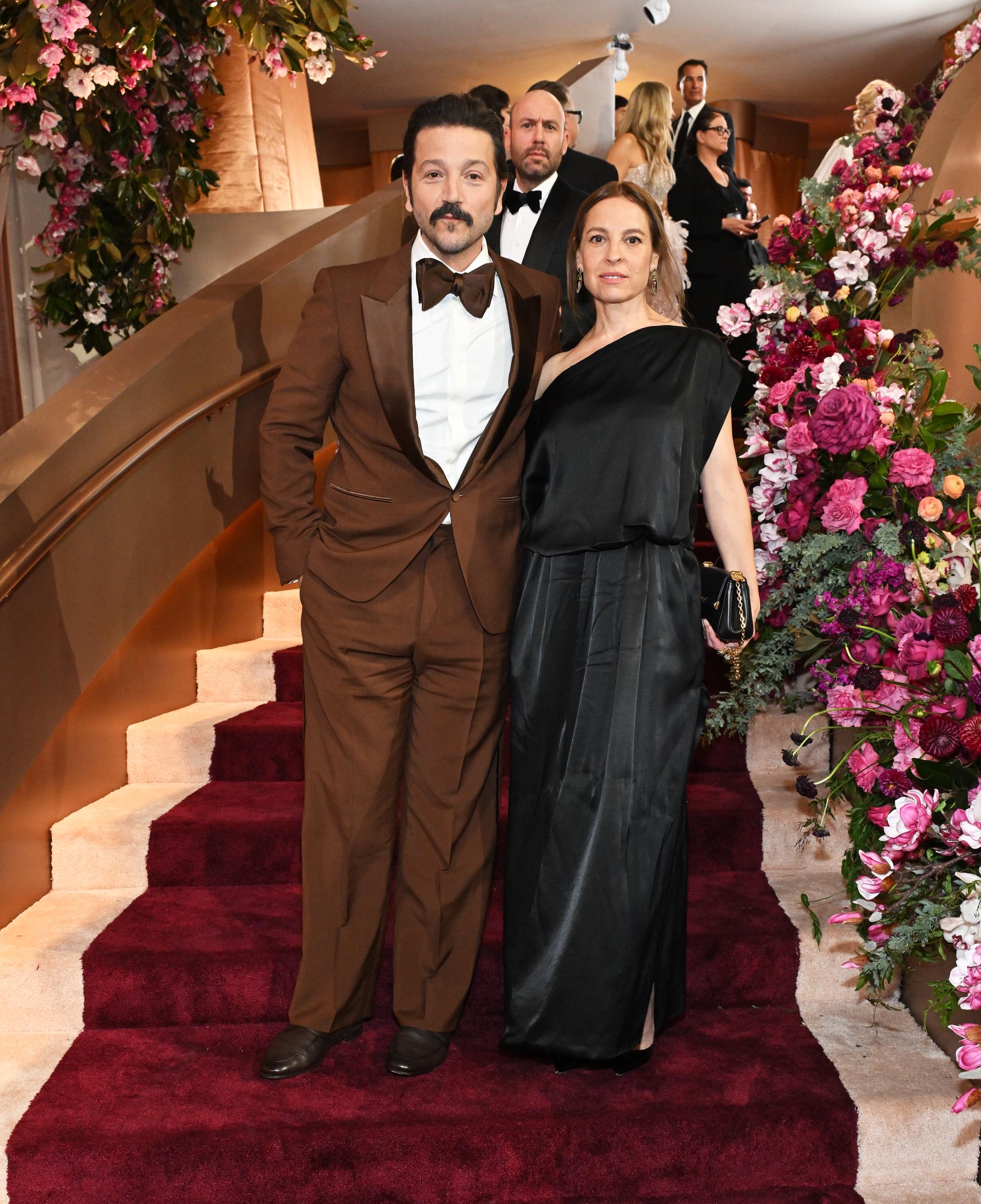 Diego Luna y Marina de Tavira en la 83ª edición de los Globos de Oro, celebrada en el Beverly Hilton el 11 de enero de 2026 en Beverly Hills, California. | Fuente: Getty Images