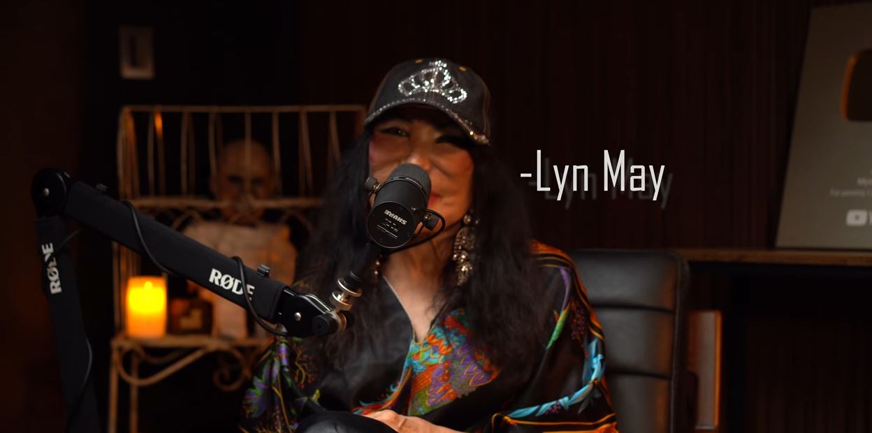 Lyn May en el podcast "Experiencias Perturbadoras" | Fuente: Youtube.com/CreepypastasEverywhere