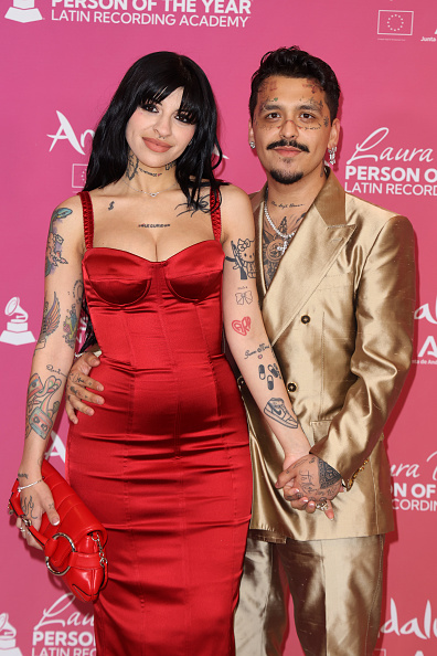 Cazzu y Christian Nodal el 15 de noviembre de 2023 en Sevilla, España | Fuente: Getty Images
