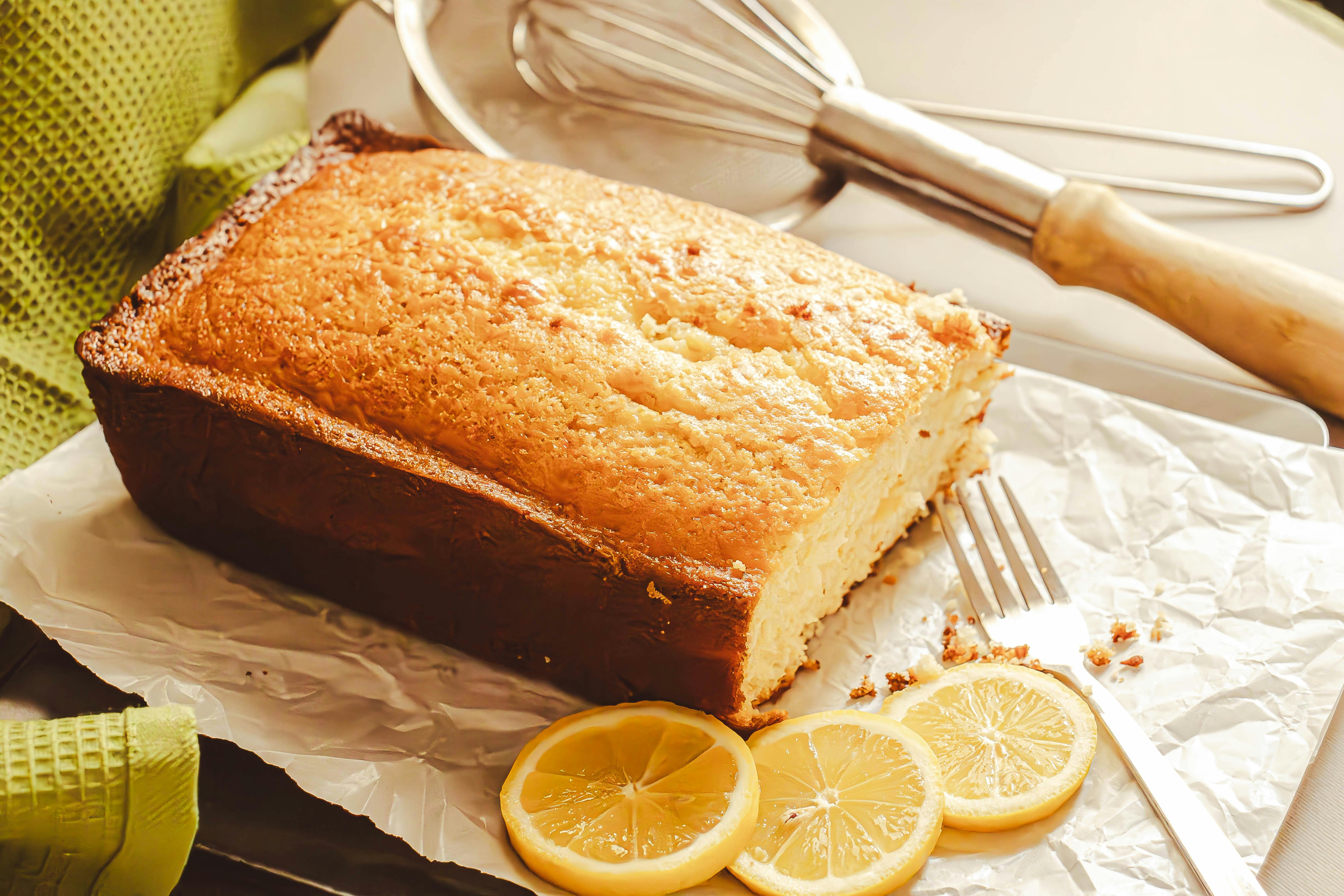 Pastel de limón sobre una mesa | Fuente: Pexels