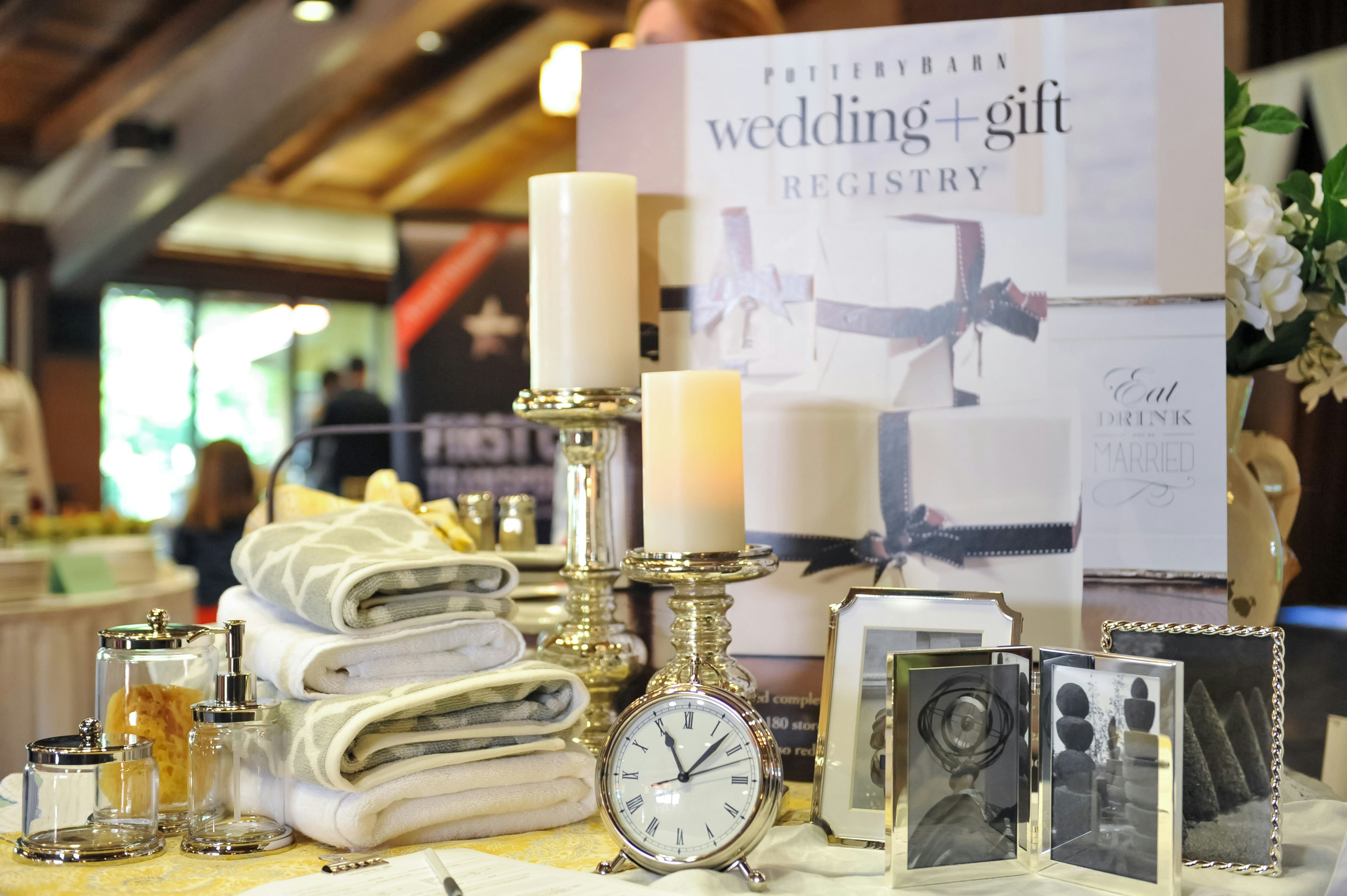 Configuración de un registro de regalos de boda | Fuente: Unsplash