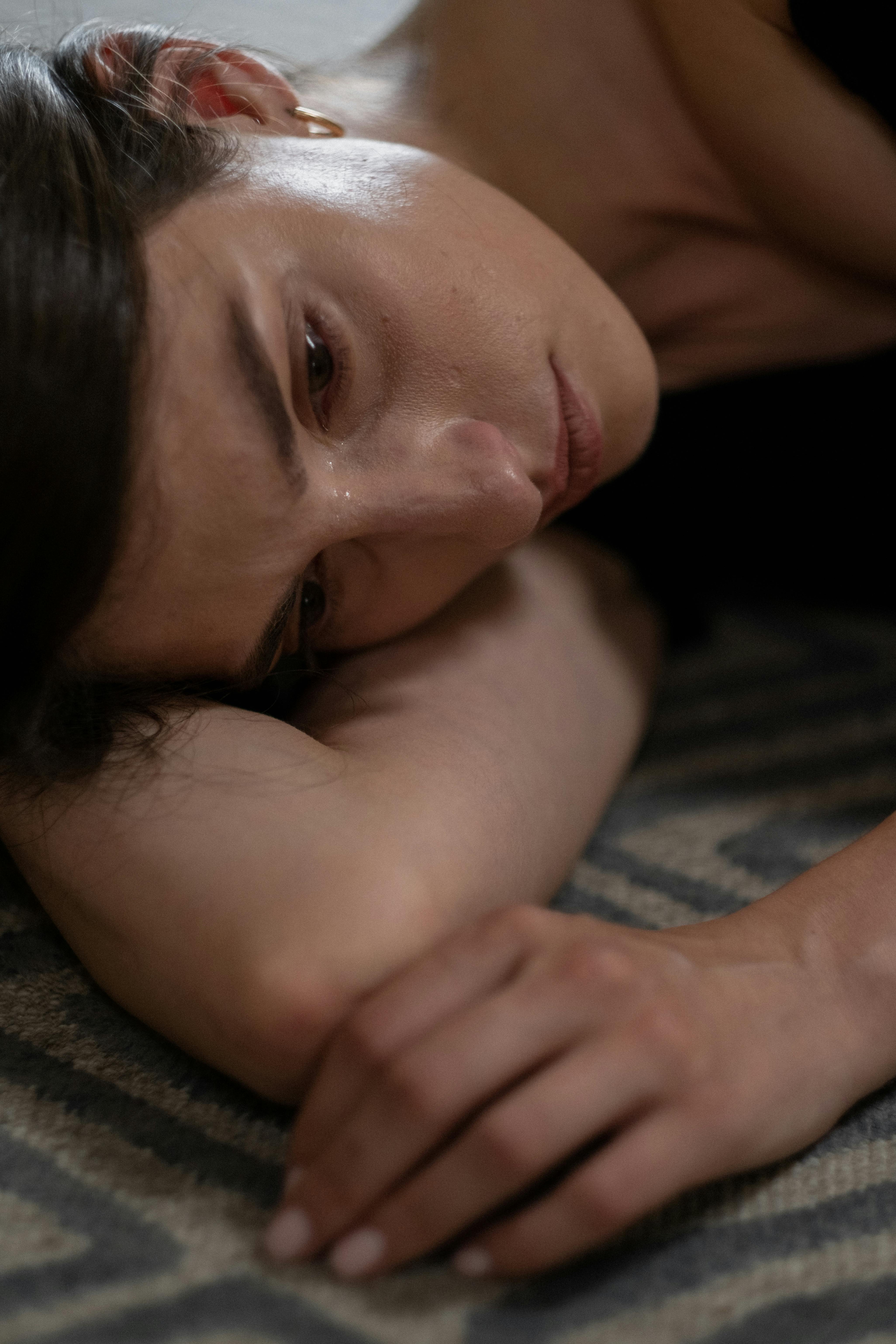 Una mujer llorando | Fuente: Pexels