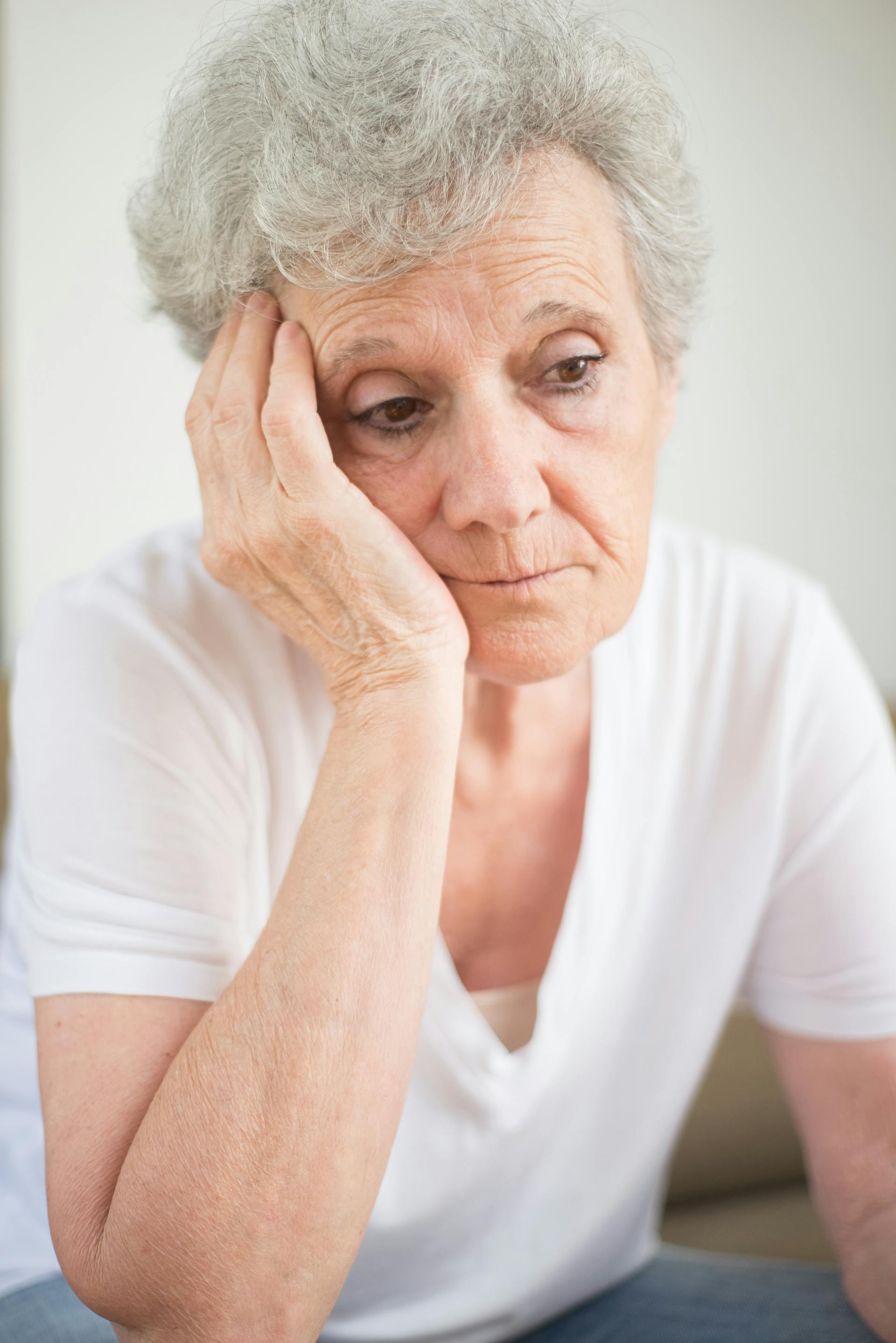 Una señora mayor triste | Fuente: Pexels